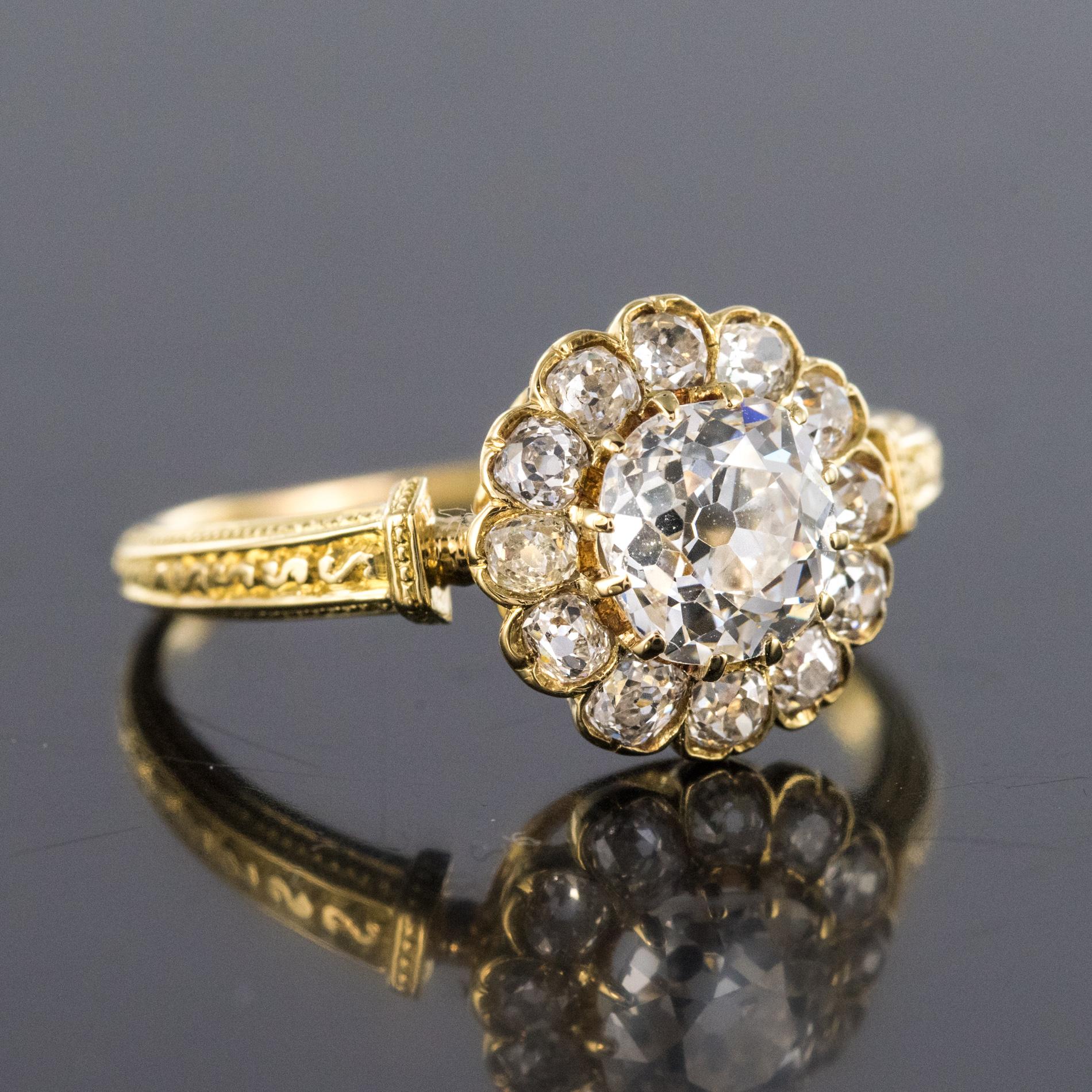 19th Century 18 Karat Yellow Gold Diamonds Daisy Ring In Good Condition In Poitiers, FR
