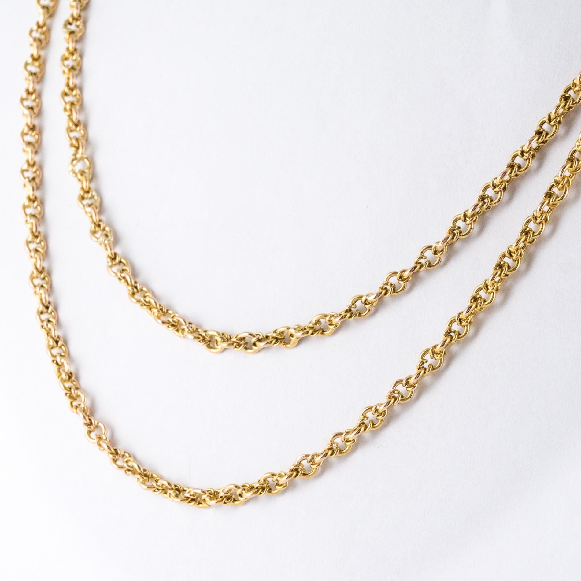 19th Century 18 Karat Yellow Gold Long Chain Necklace In Excellent Condition In Poitiers, FR