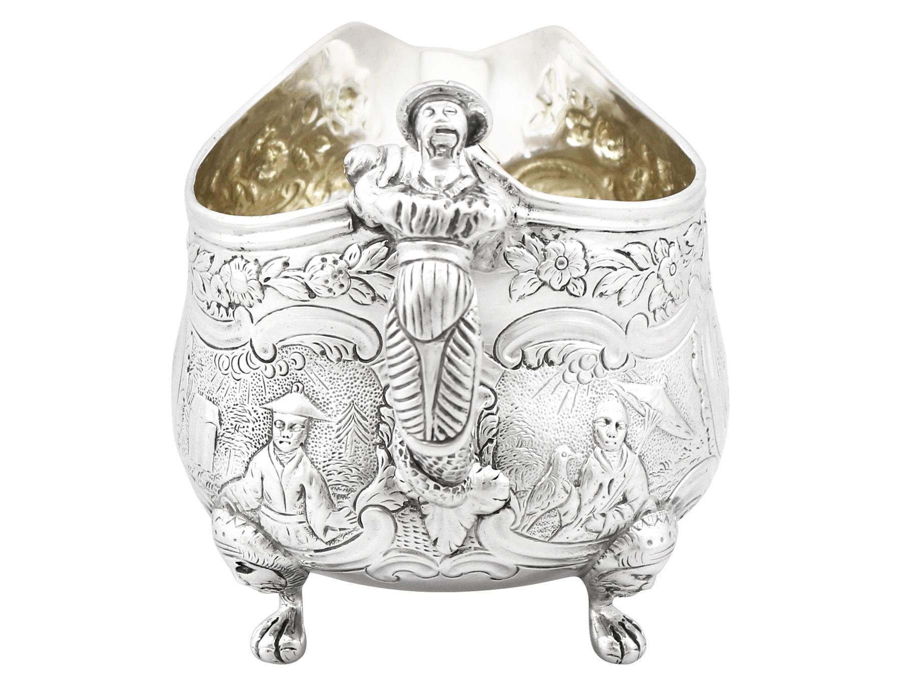 Anglais Antique pichet à crème géorgien en argent sterling en vente