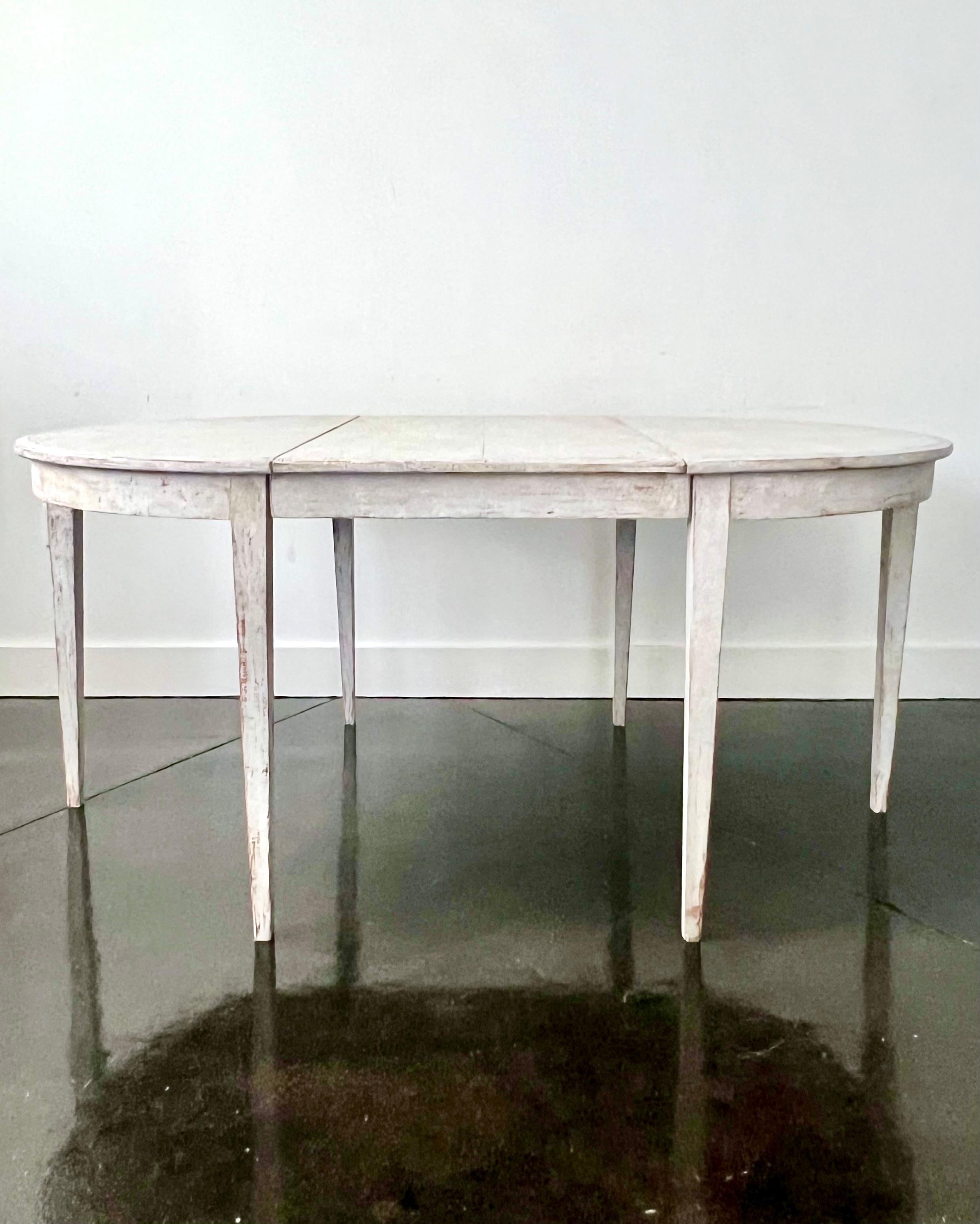XIXe siècle 19e siècle, 1820 Table à rallonge gustavienne d'époque suédoise en vente