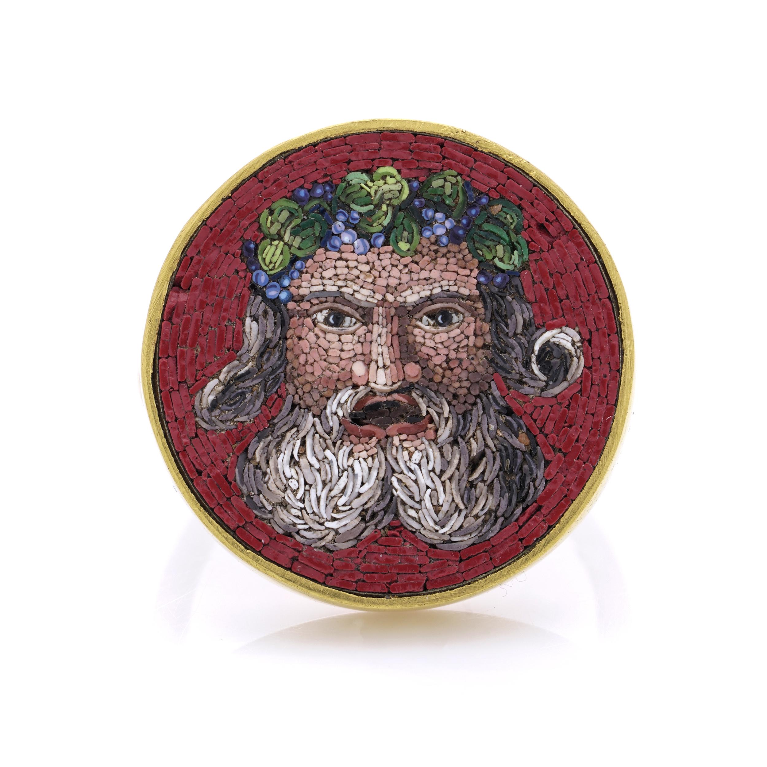 19th Century 18kt. yellow gold micro mosaic ring, featuring a Bacchus head In Good Condition For Sale In Braintree, GB