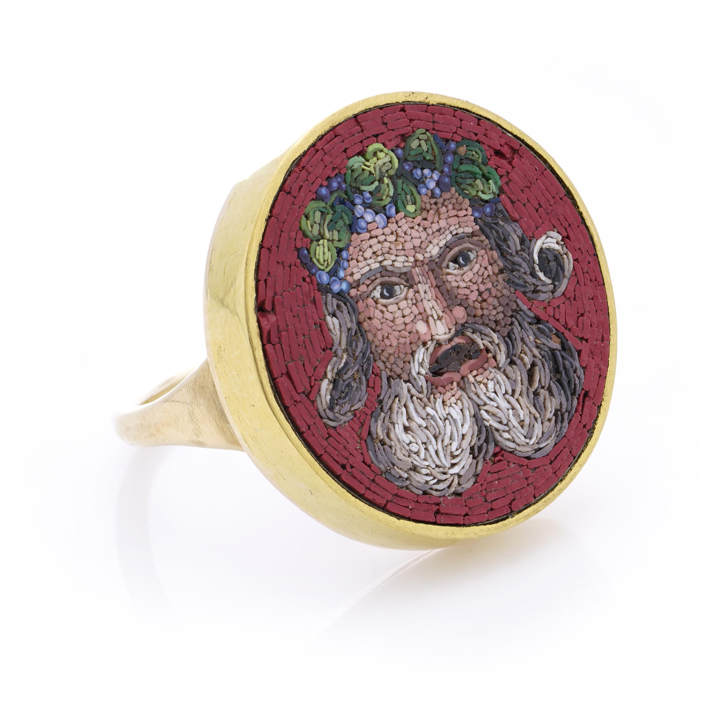 Men's 19th Century 18kt. yellow gold micro mosaic ring, featuring a Bacchus head For Sale