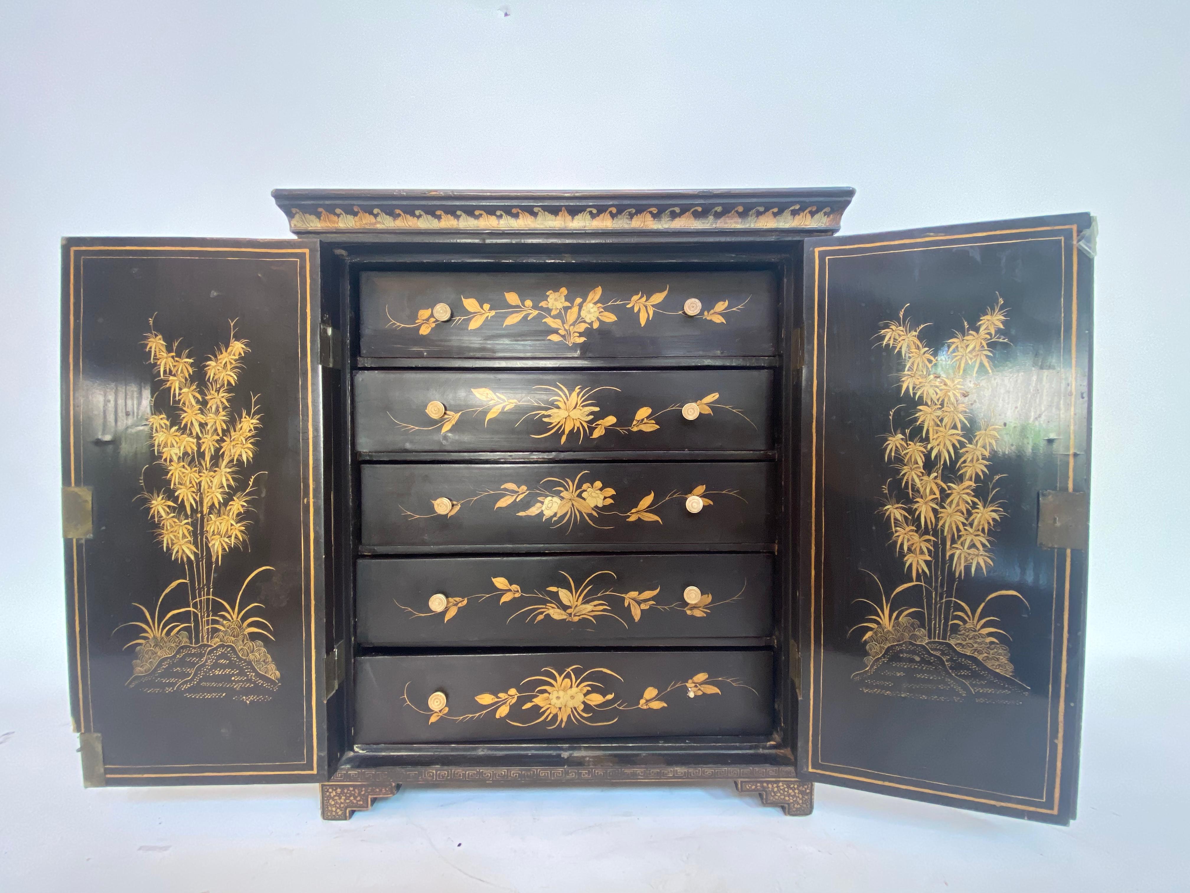 19th Century Antique Hand Painted Chinese Lacquer Table Jewelry Cabinet In Good Condition For Sale In Brea, CA