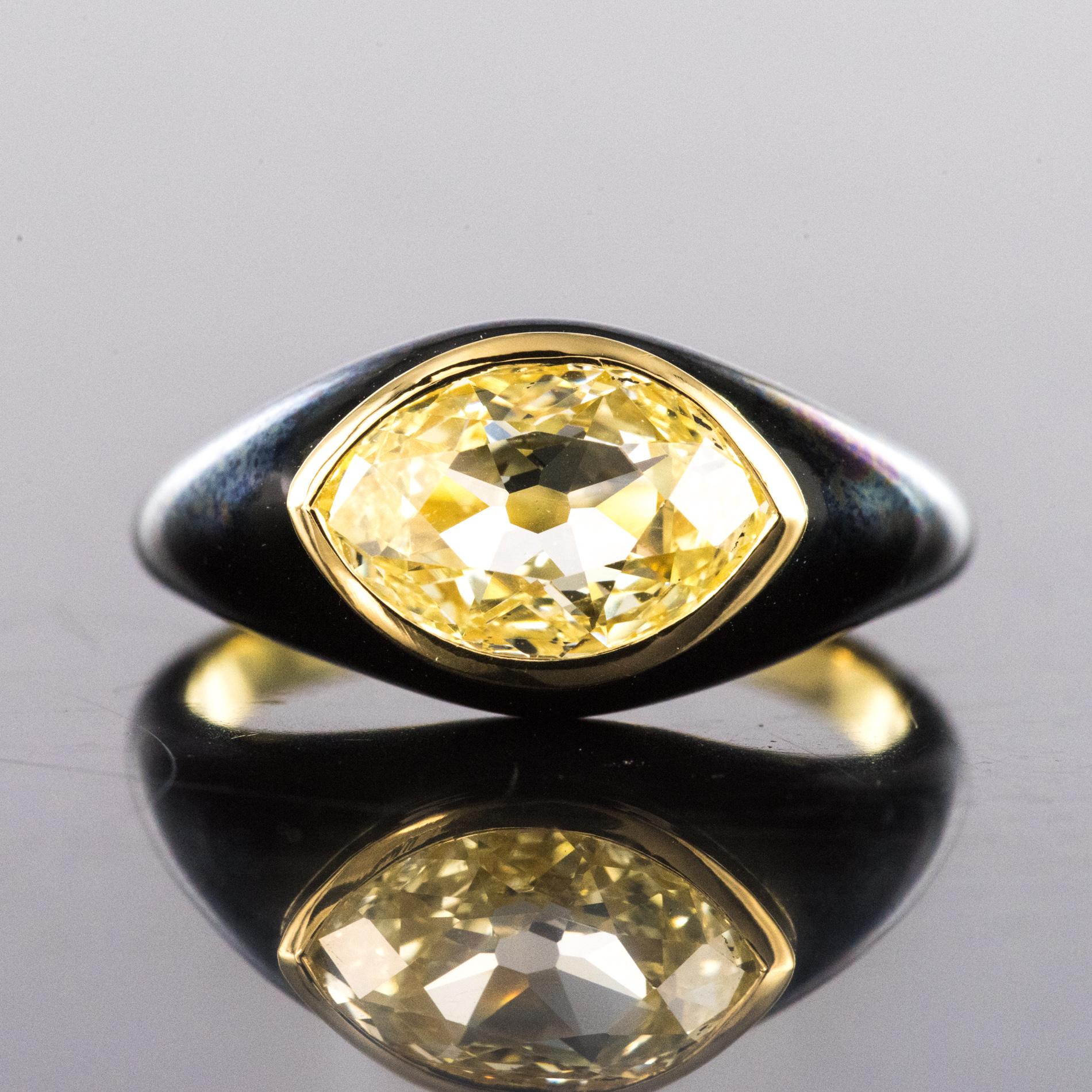 19th Century 1.95 Carat Yellow Diamond Black Enamel 18 Karat Yellow Gold Ring 9