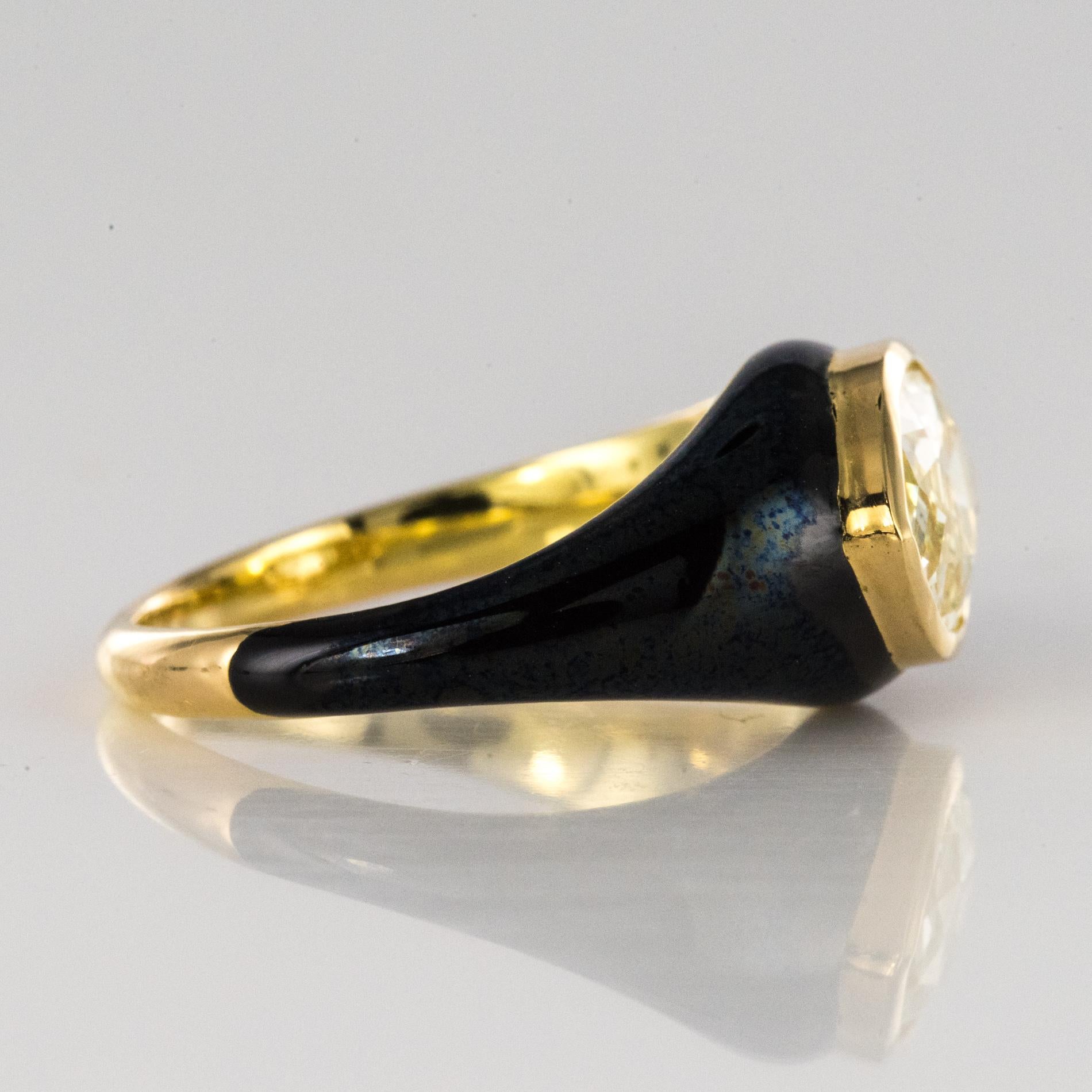 19th Century 1.95 Carat Yellow Diamond Black Enamel 18 Karat Yellow Gold Ring 11