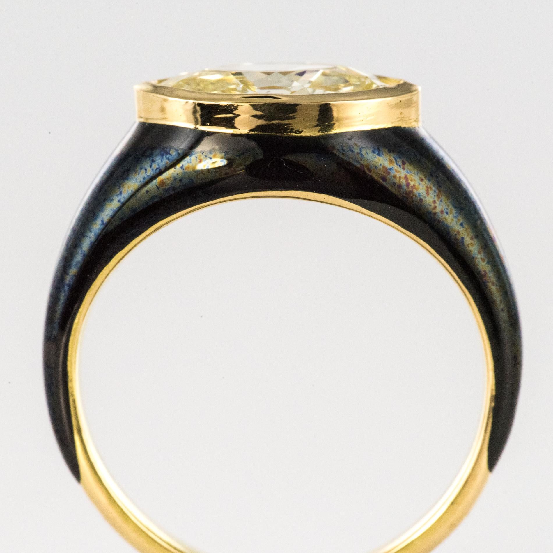 19th Century 1.95 Carat Yellow Diamond Black Enamel 18 Karat Yellow Gold Ring 12