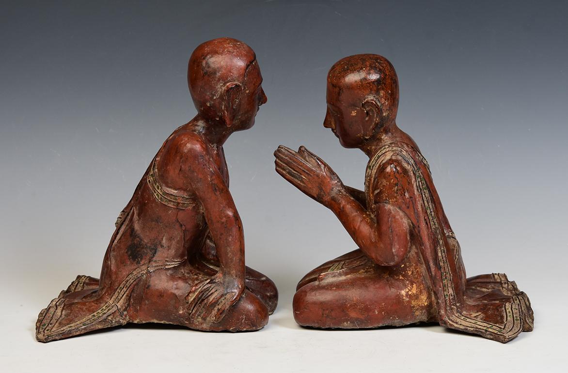 19th C., Mandalay, A Pair of Antique Burmese Wooden Seated Monks / Disciples For Sale 2