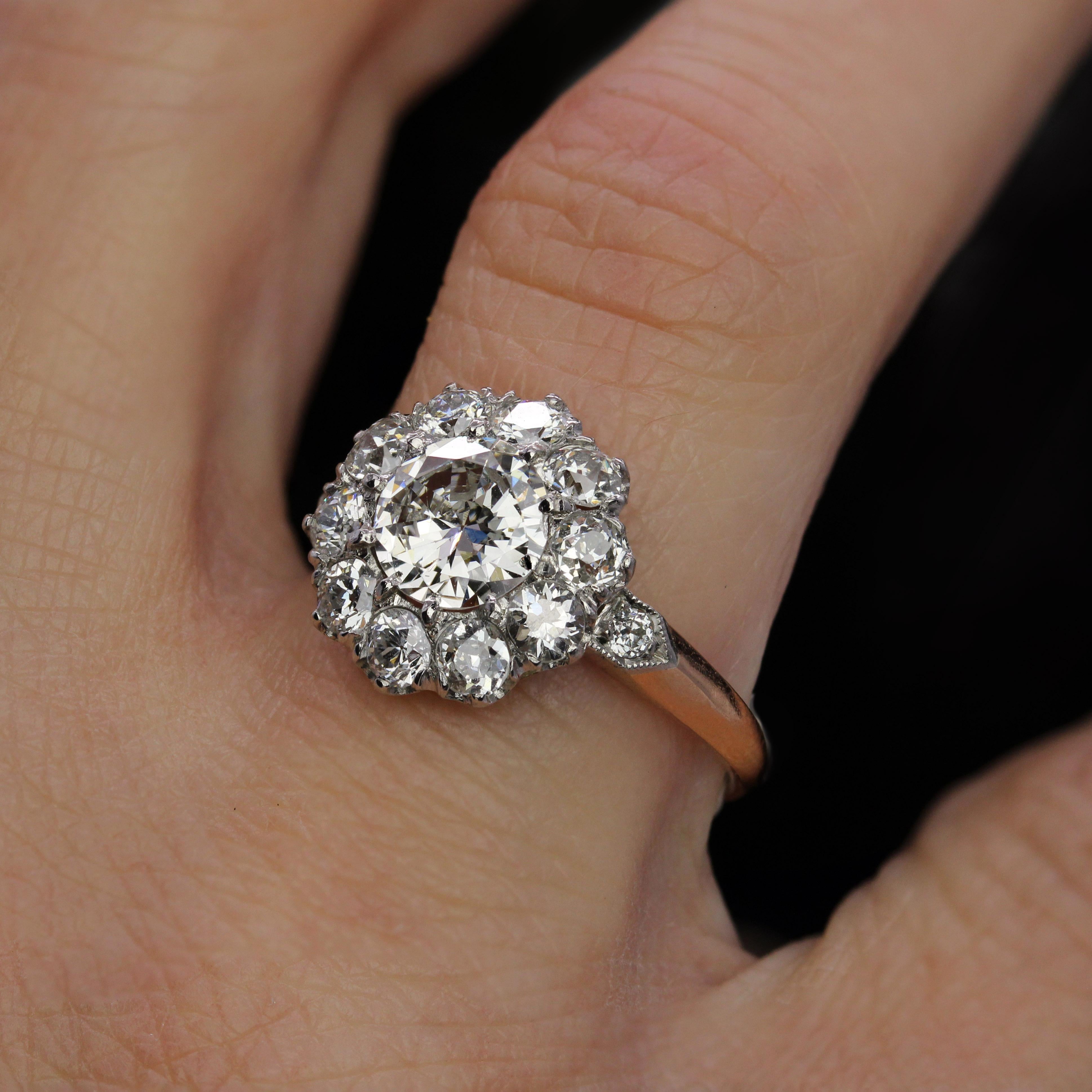Bague du 19ème siècle en or jaune 18 carats avec 2 carats de diamants et platine en vente 11