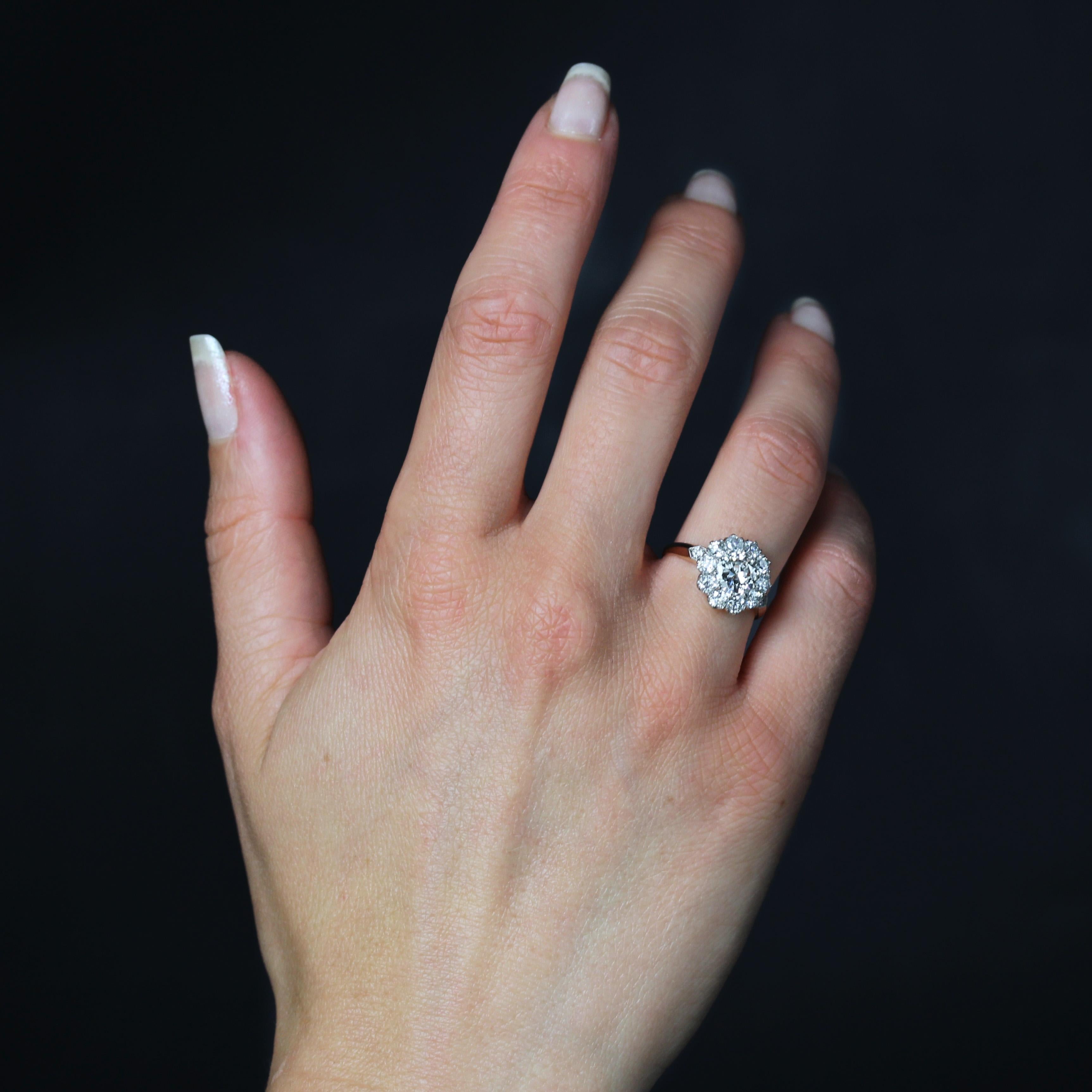 Taille brillant Bague du 19ème siècle en or jaune 18 carats avec 2 carats de diamants et platine en vente