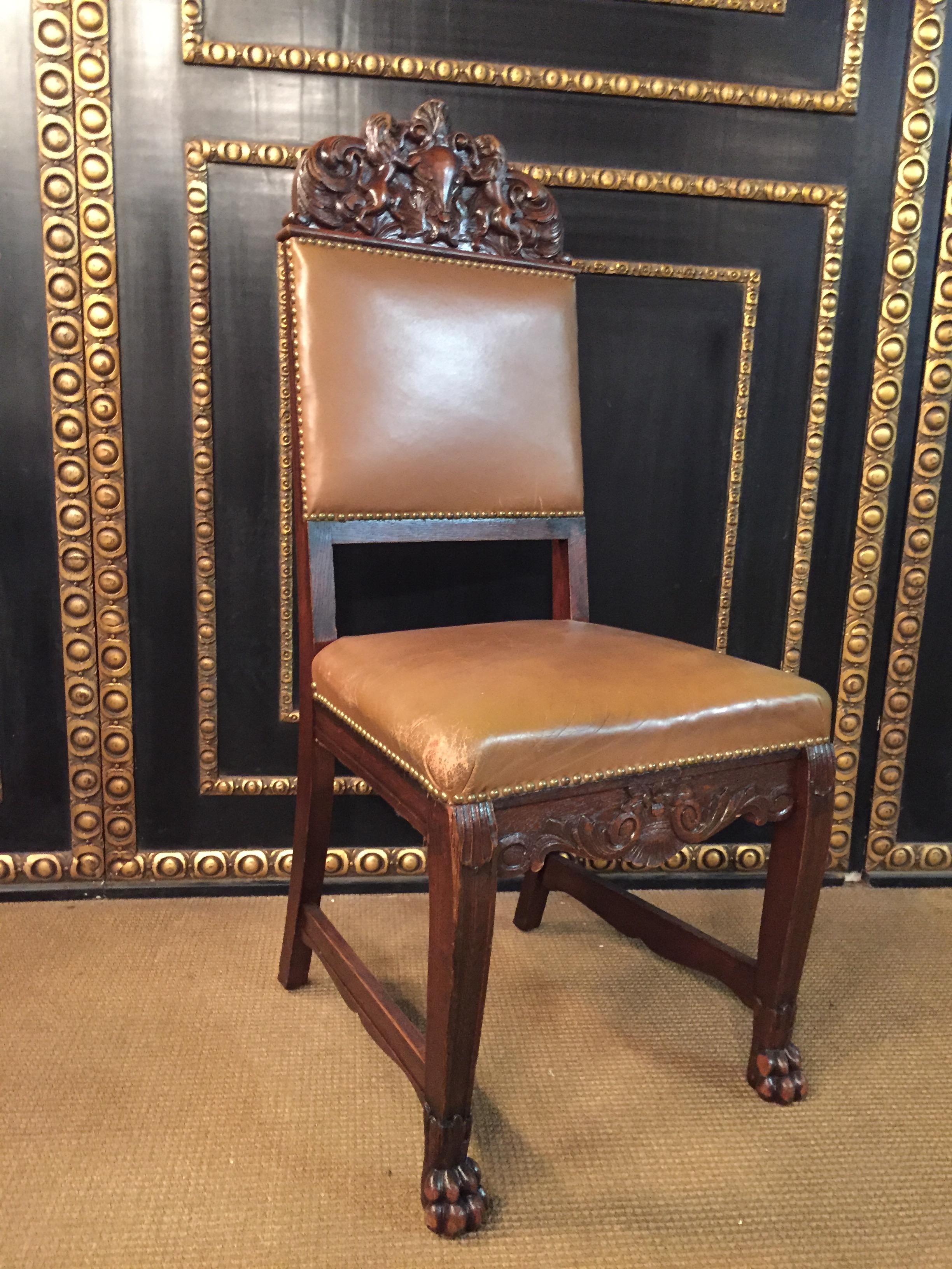 two 19th Century antique Neo-Renaissance Oak Chairs hand carved For Sale 6