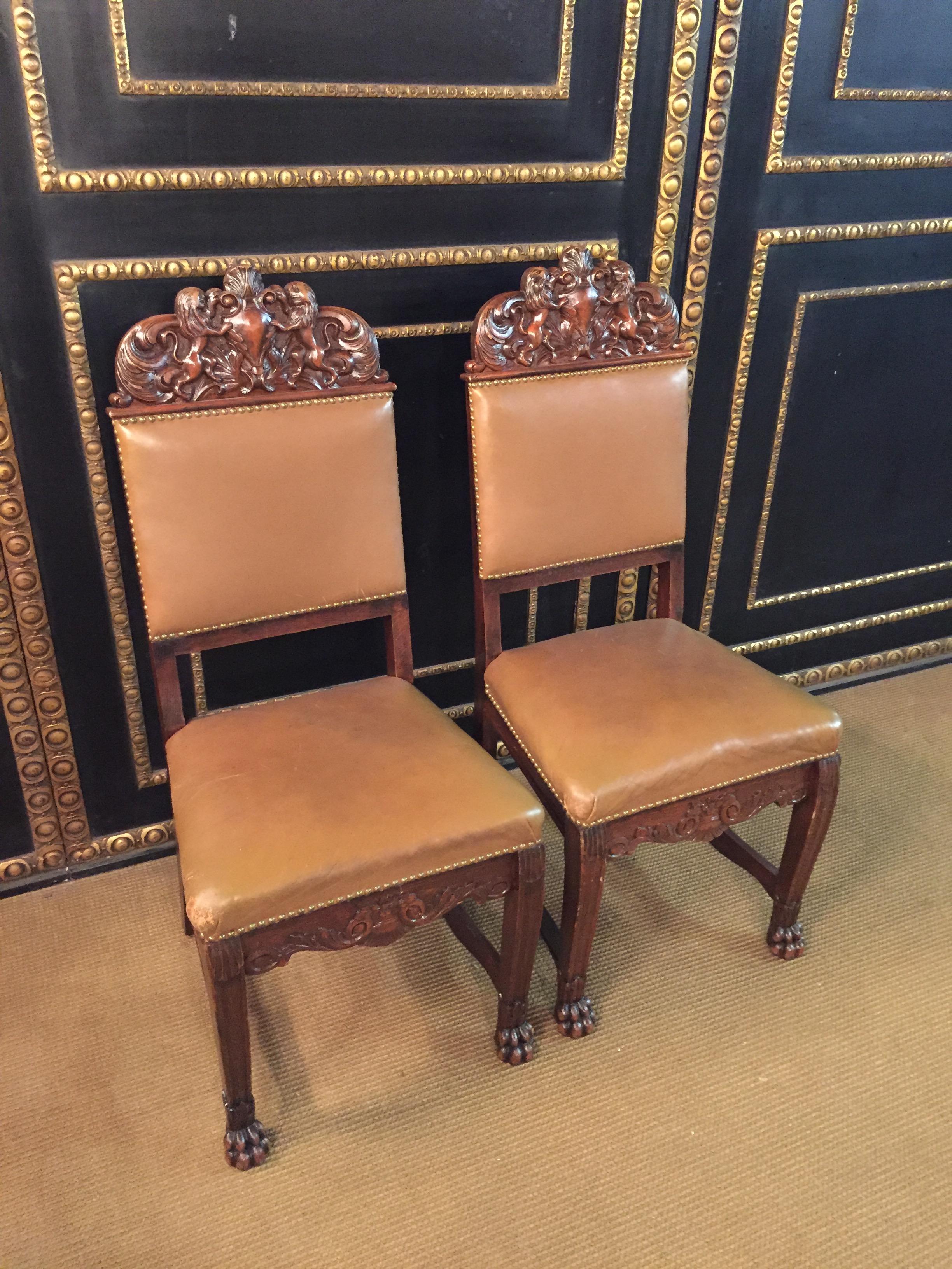two 19th Century antique Neo-Renaissance Oak Chairs hand carved In Good Condition For Sale In Berlin, DE