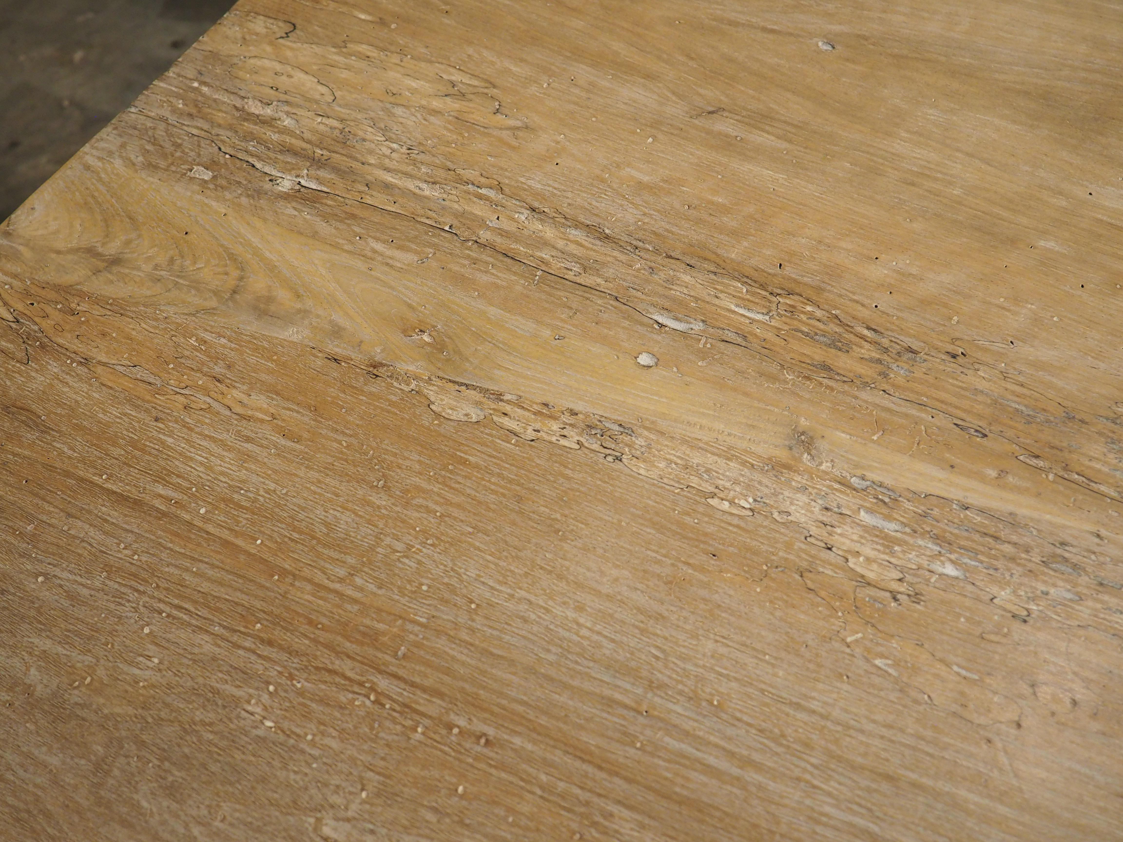 Table de salle à manger à deux rangs en noyer du 19e siècle, Italie en vente 3