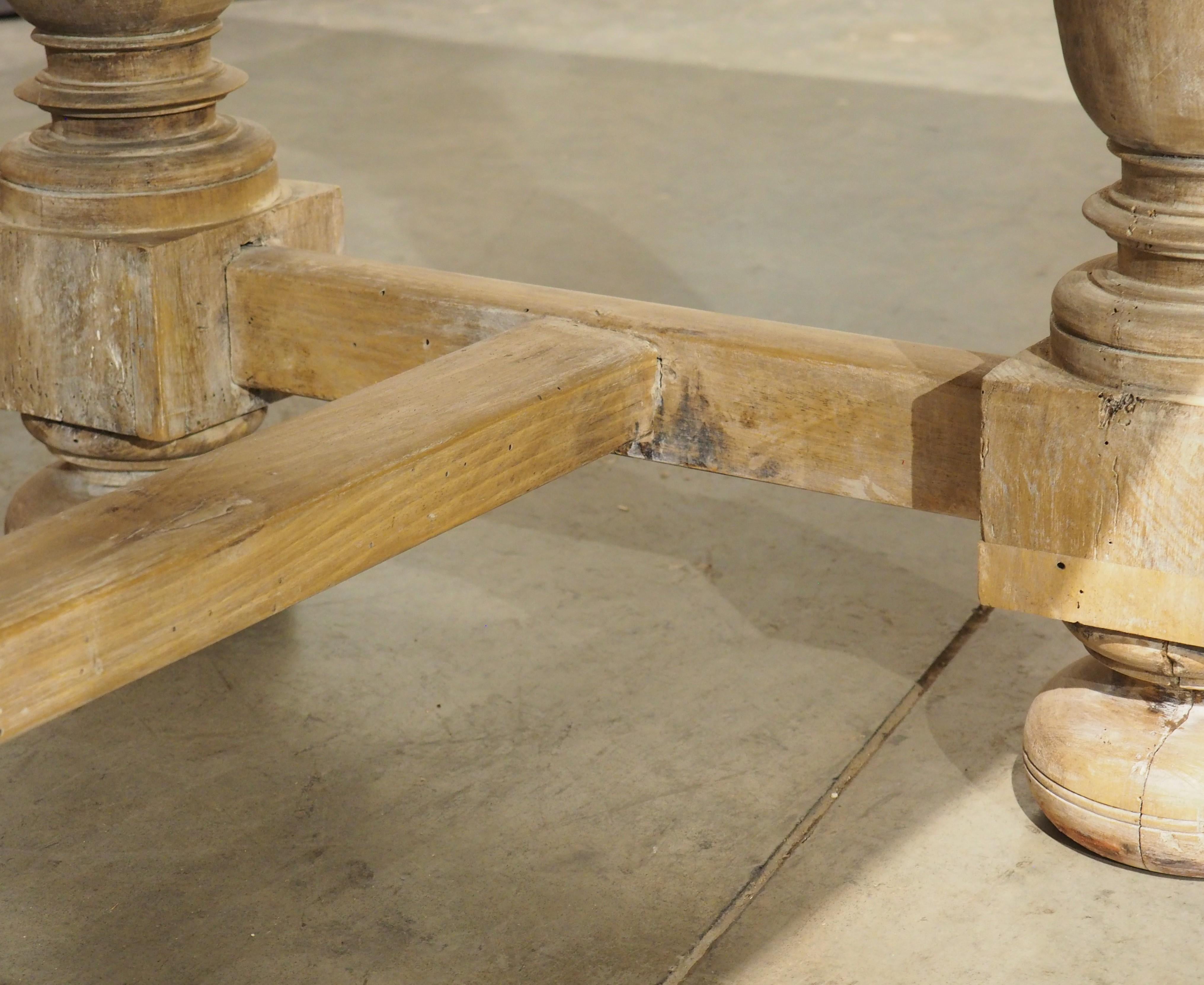 Table de salle à manger à deux rangs en noyer du 19e siècle, Italie en vente 10