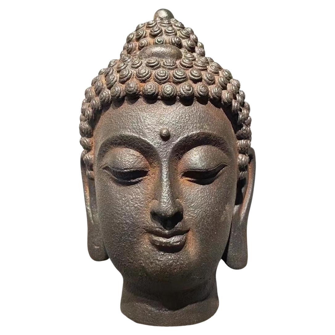 Siglo XIX Altura 26 cm Cabeza de buda asiática de hierro en venta