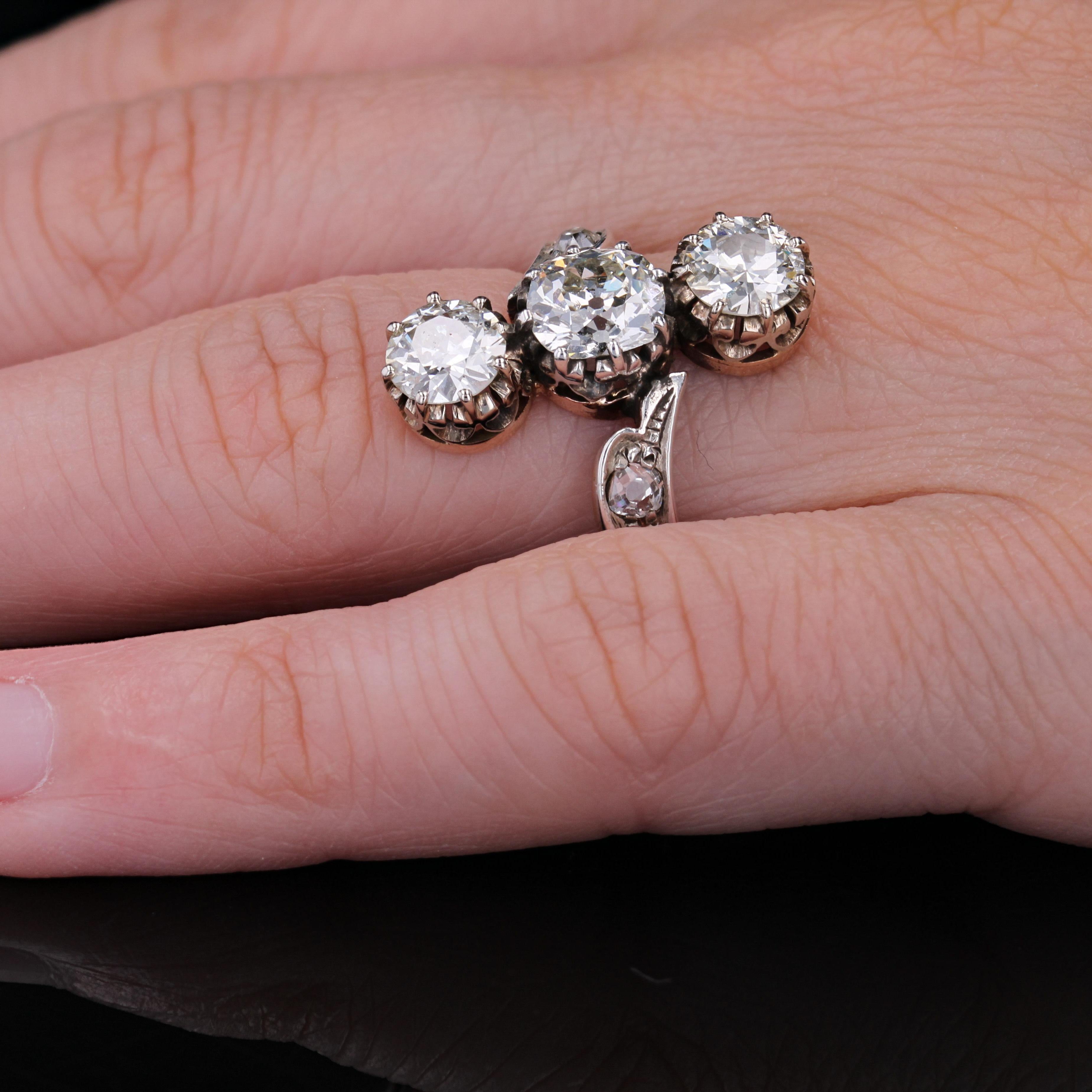 19th Century 3 Diamonds 18 Karat Rose Gold Silver Ring For Sale 5