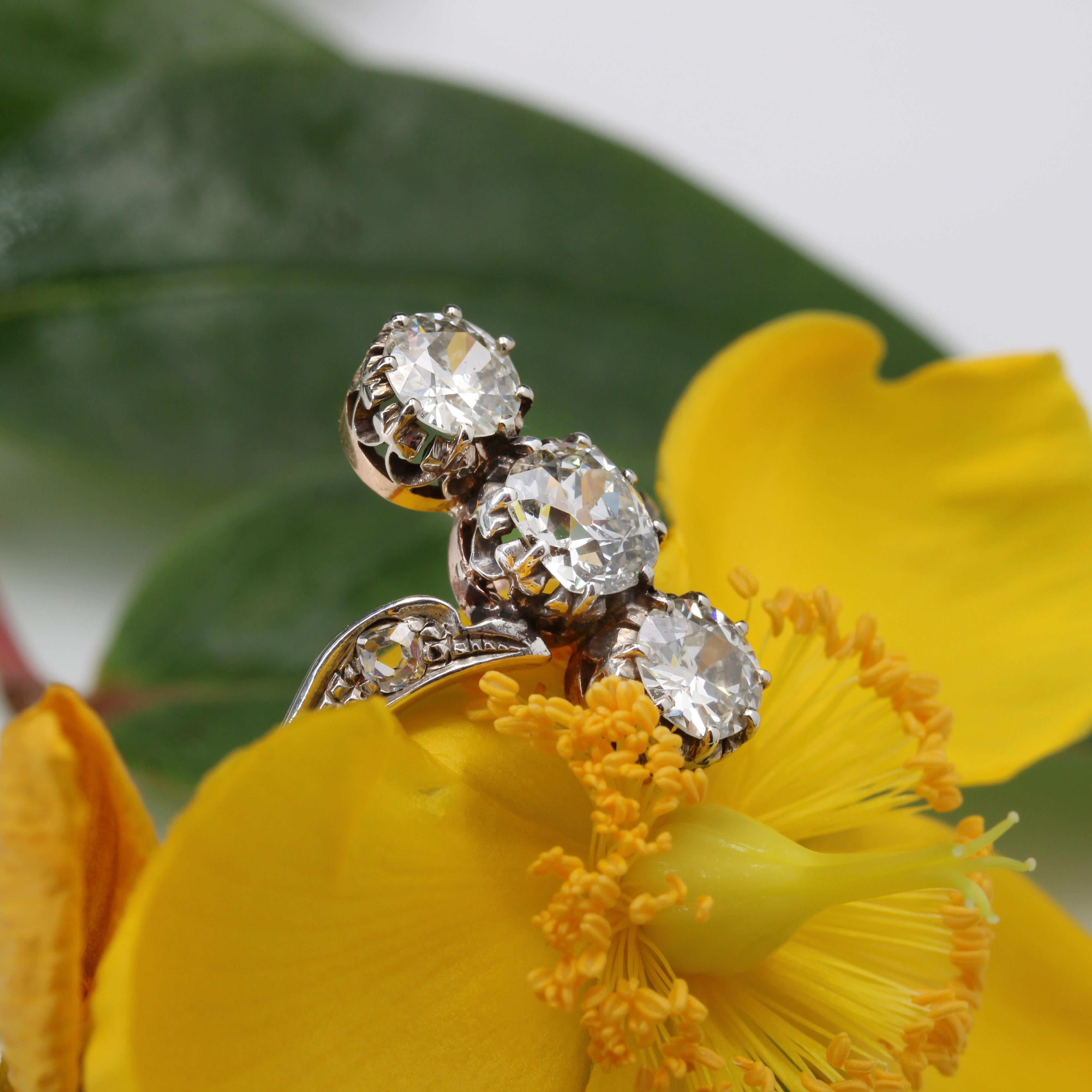 19th Century 3 Diamonds 18 Karat Rose Gold Silver Ring For Sale 6