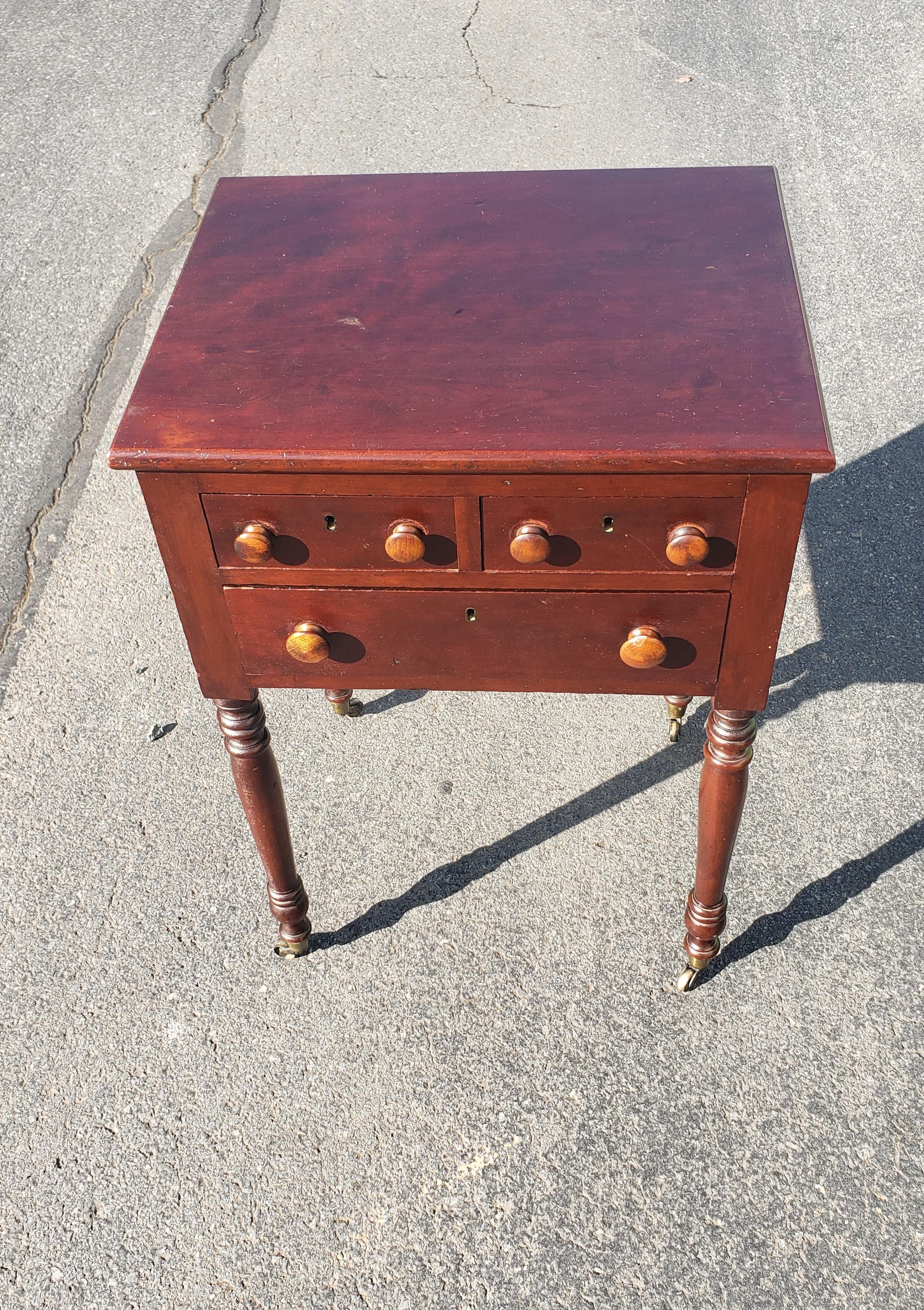 19th Century 3-Drawer Turned Legs Mahogany Work Table on Wheels For Sale 2