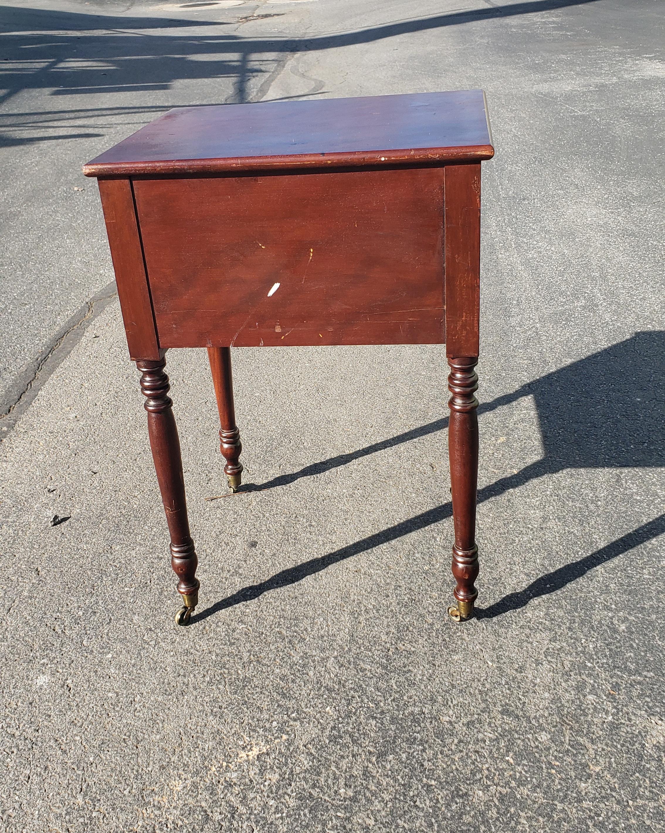 19th Century 3-Drawer Turned Legs Mahogany Work Table on Wheels For Sale 3