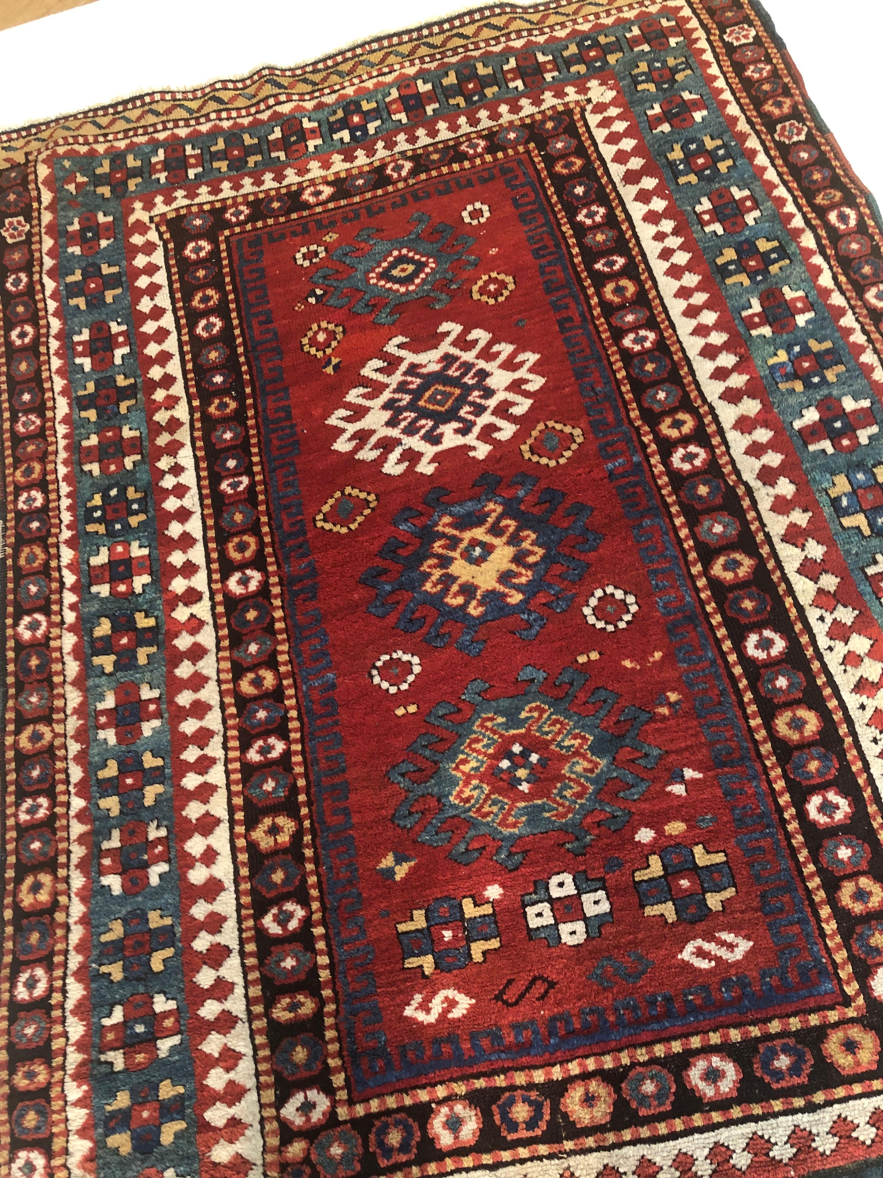 19th Century 3 Medaillion Kasak Borjalou Red and MultiBorder Rug, ca 1870 For Sale 12