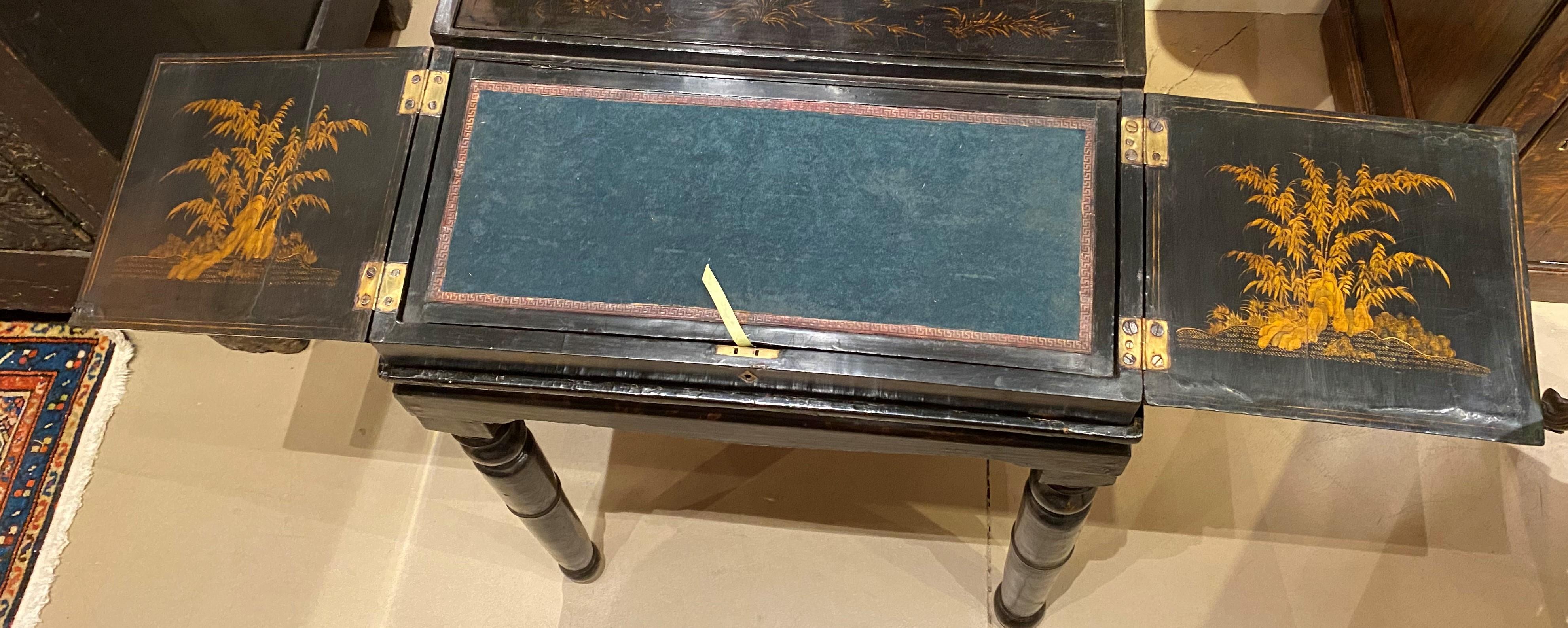 19. Jahrhundert, 3-teiliger, kleiner Lack-Sekretär-Schreibtisch mit schöner Chinoiserie im Angebot 4