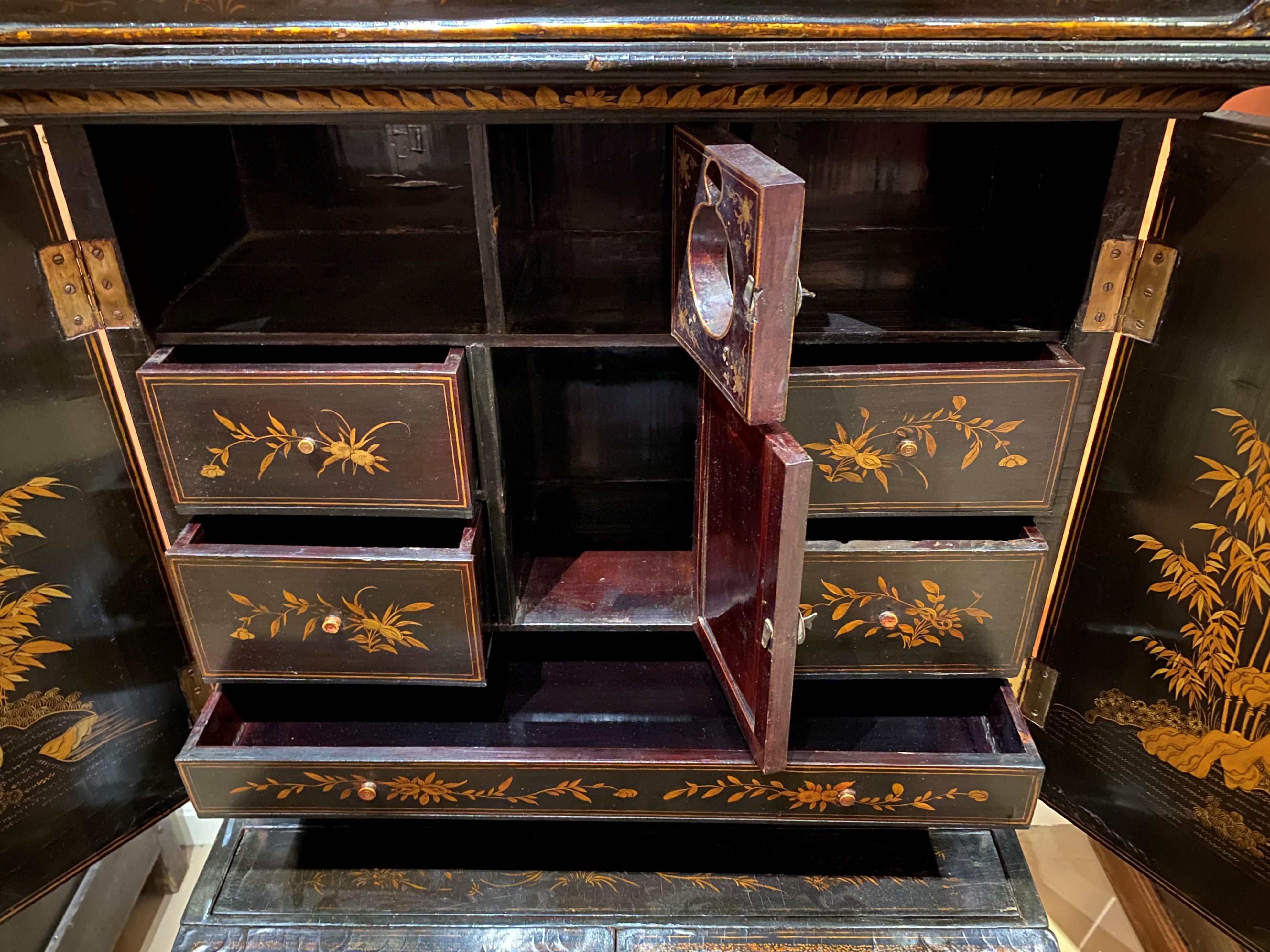 19. Jahrhundert, 3-teiliger, kleiner Lack-Sekretär-Schreibtisch mit schöner Chinoiserie im Angebot 3