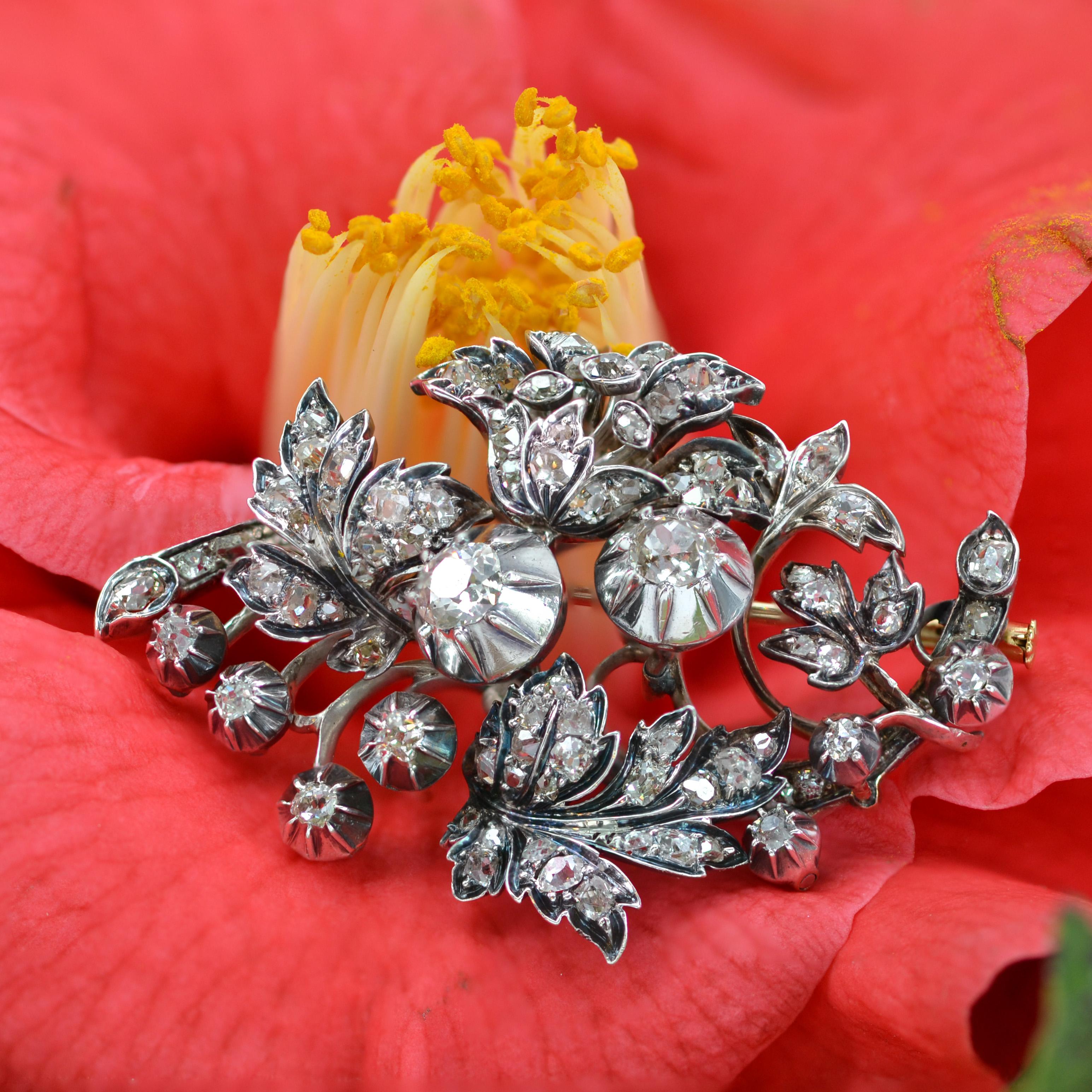 Napoleon III 19th Century 3, 90 Carats Diamonds Bouquet Silver 18 Karat Yellow Gold Brooch For Sale