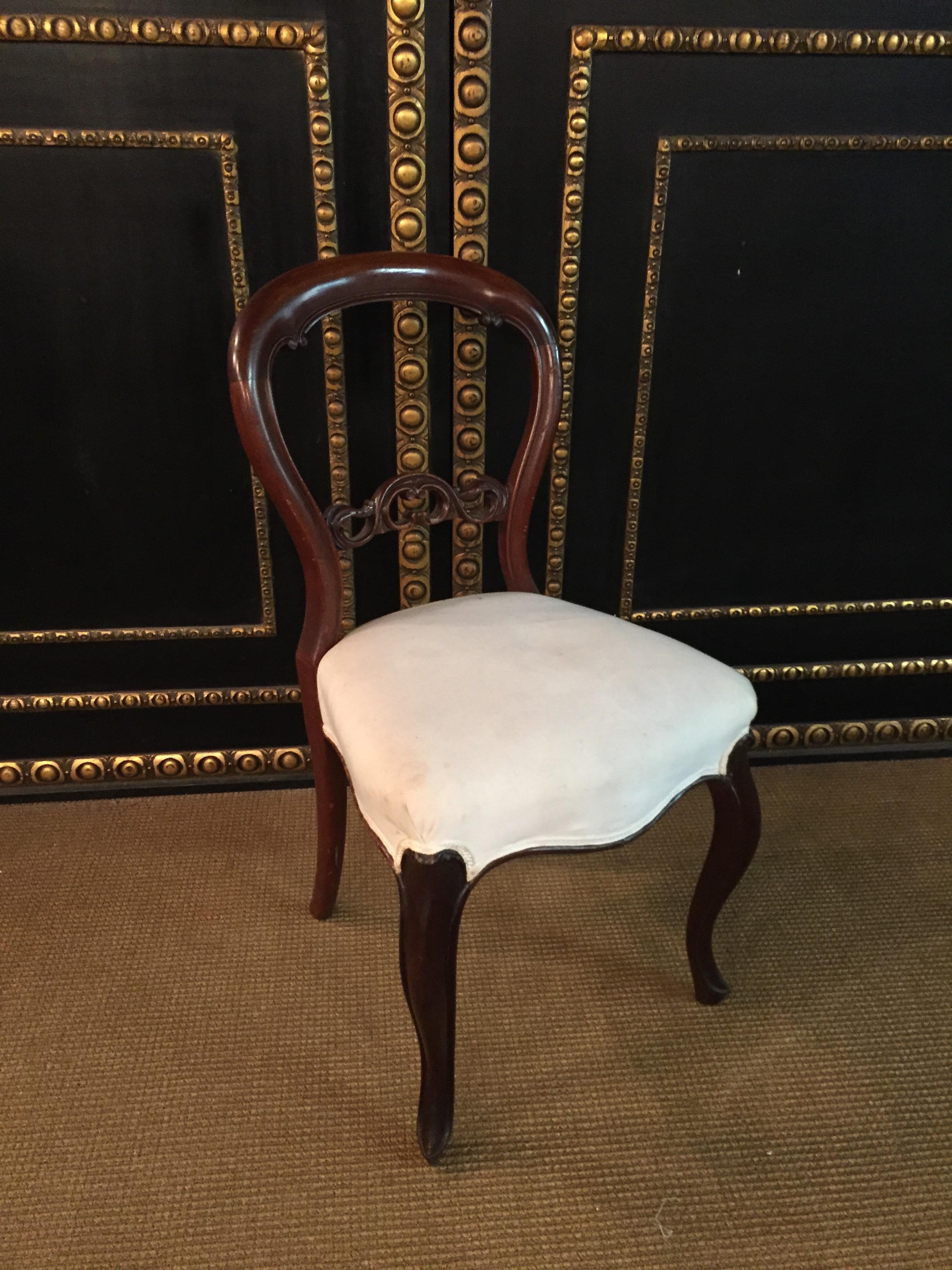 19th Century 4 Biedermeier Medallion Chairs, circa 1830 4