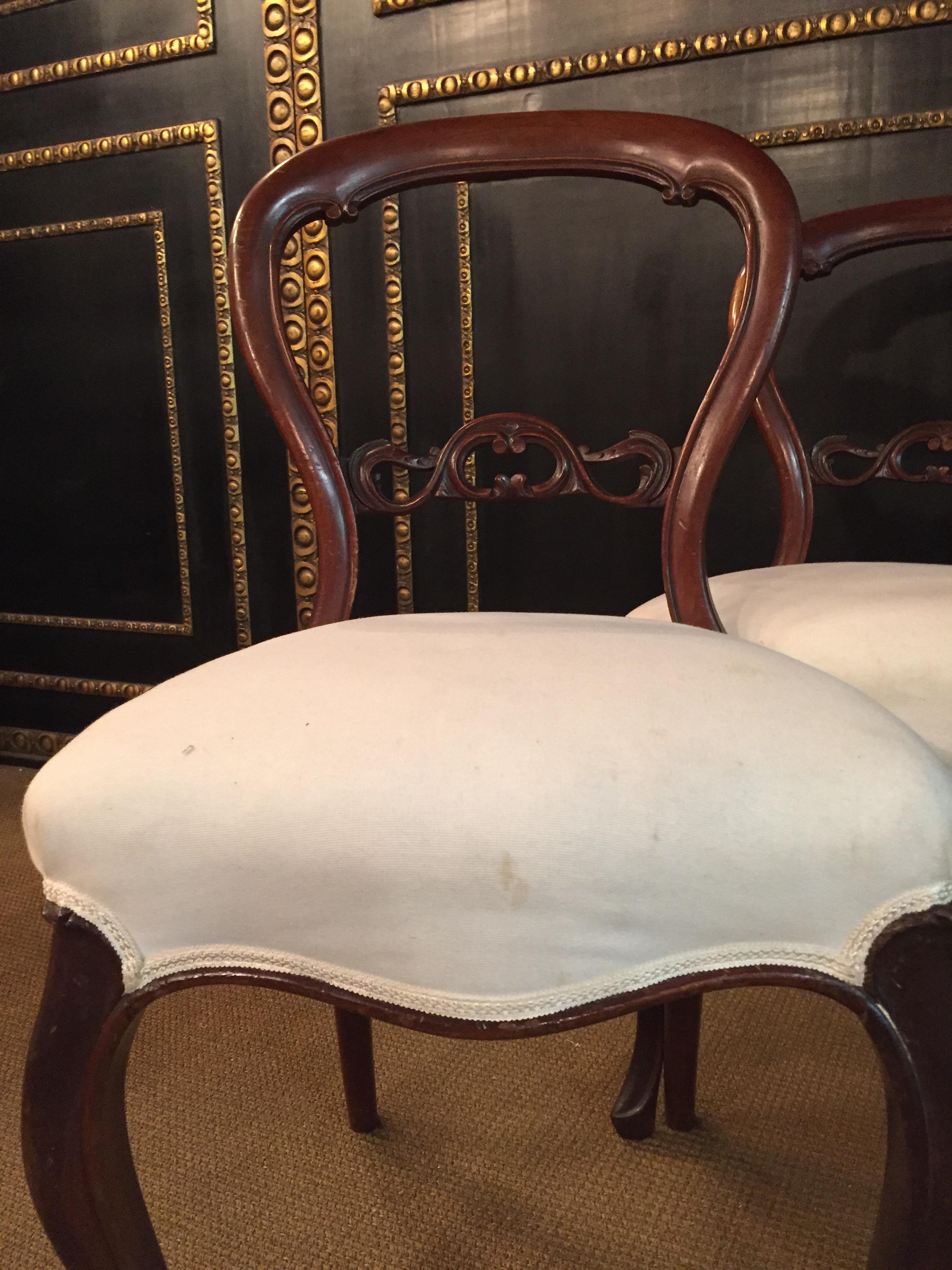 19th Century 4 Biedermeier Medallion Chairs, circa 1830 2