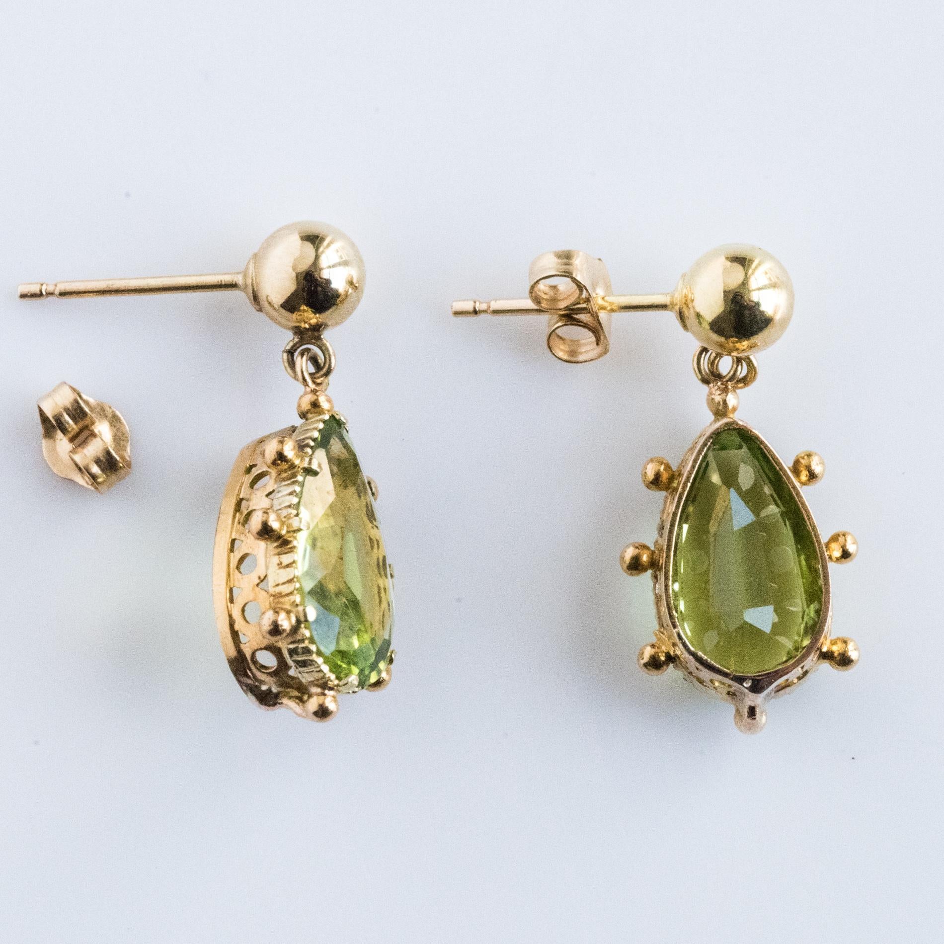 19th Century 4 Carat Peridot 18 Karat Yellow Gold Drop Earrings 9
