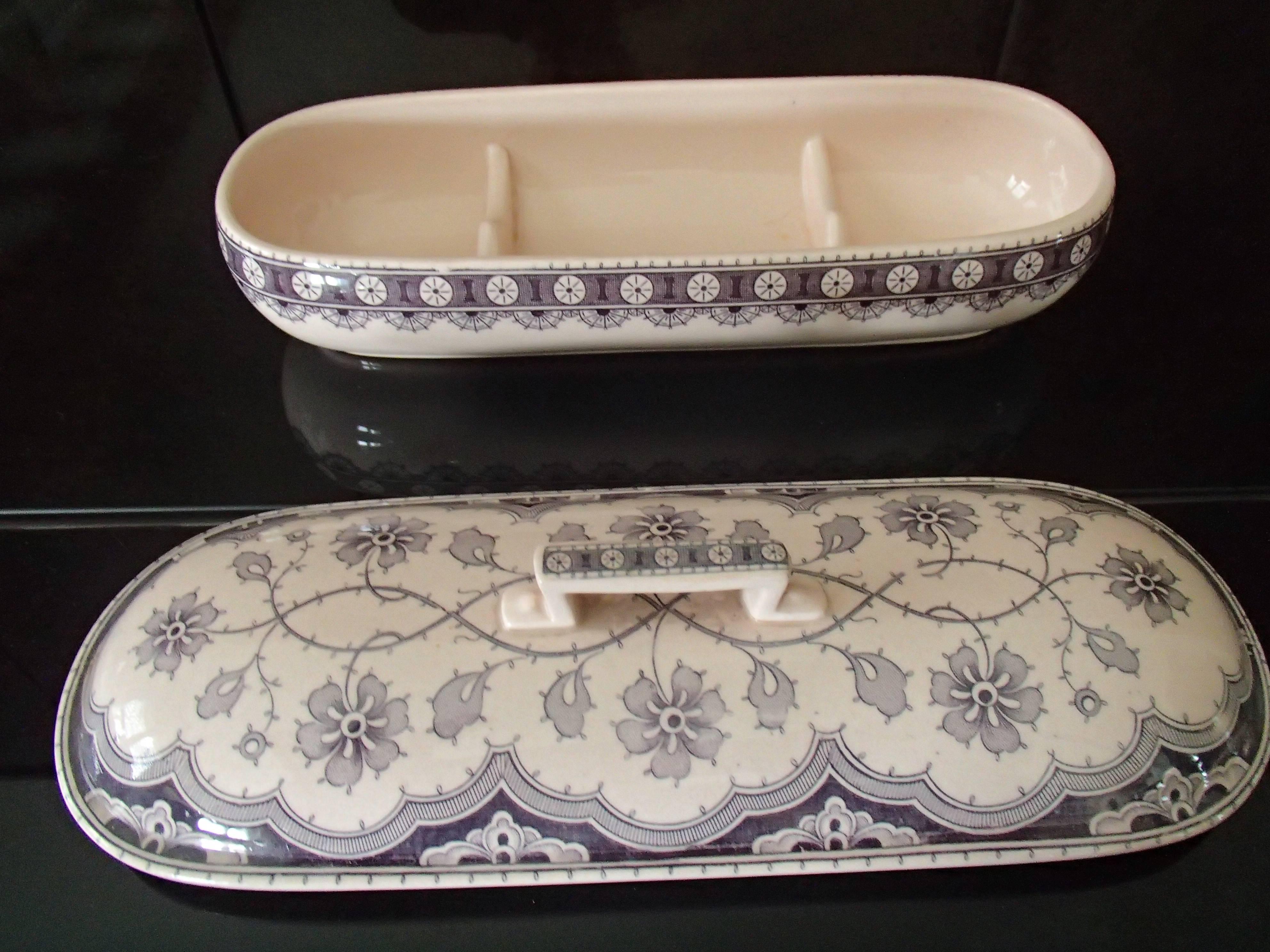 Keramik-Kammer-Set in Blassrosa und Violett, „Malines“, Sarrguemine, 4 Teile (Töpferwaren) im Angebot