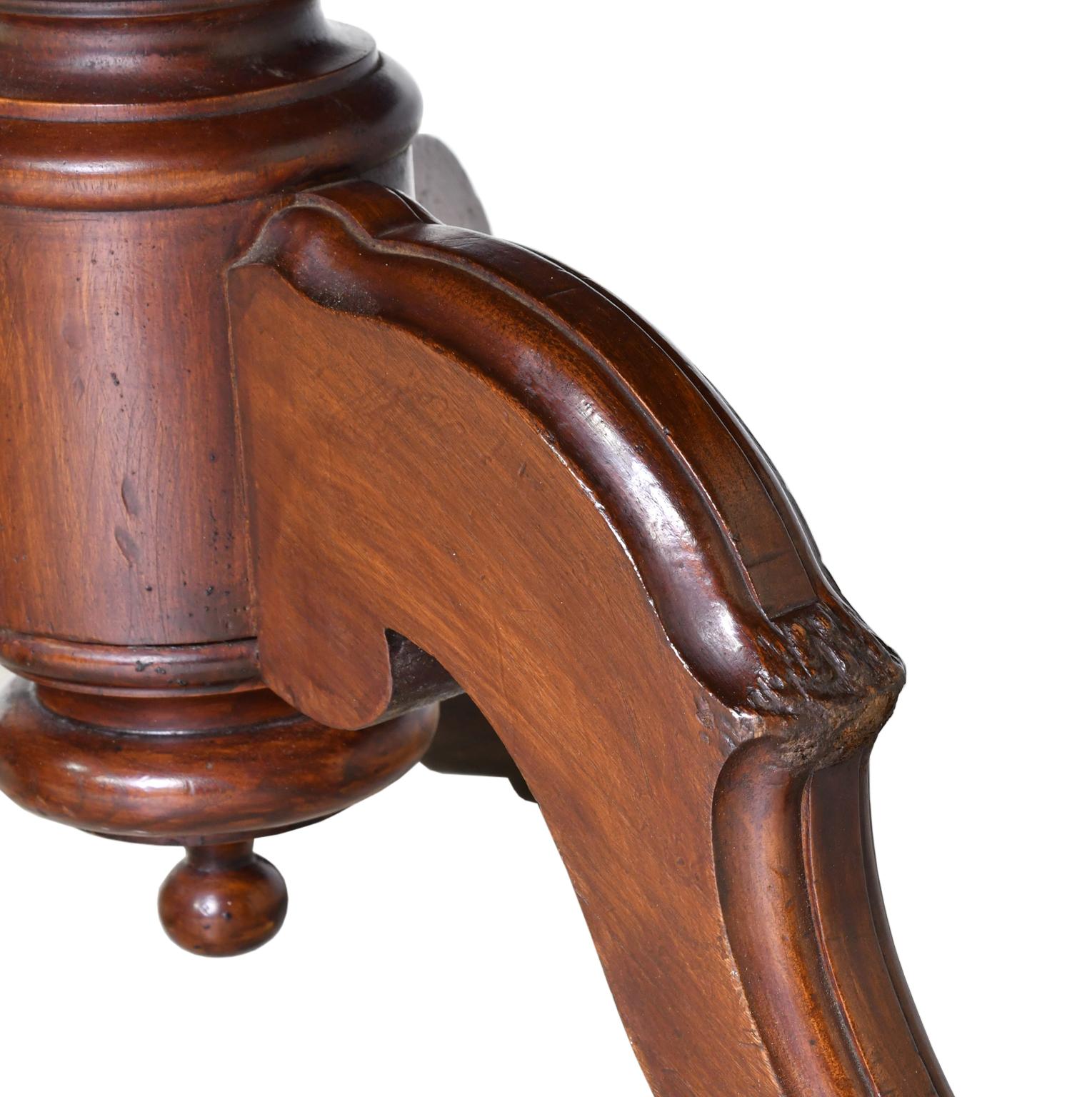 19th Century Round English Tilt-Top Pedestal Table in Walnut 9