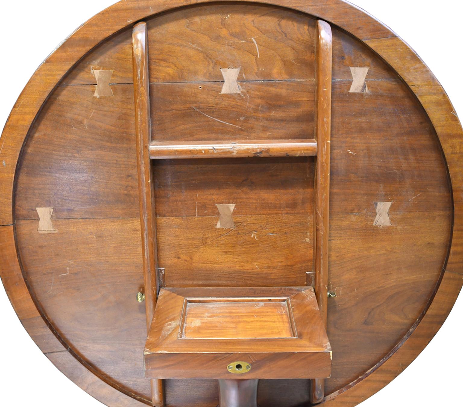 19th Century Round English Tilt-Top Pedestal Table in Walnut 3