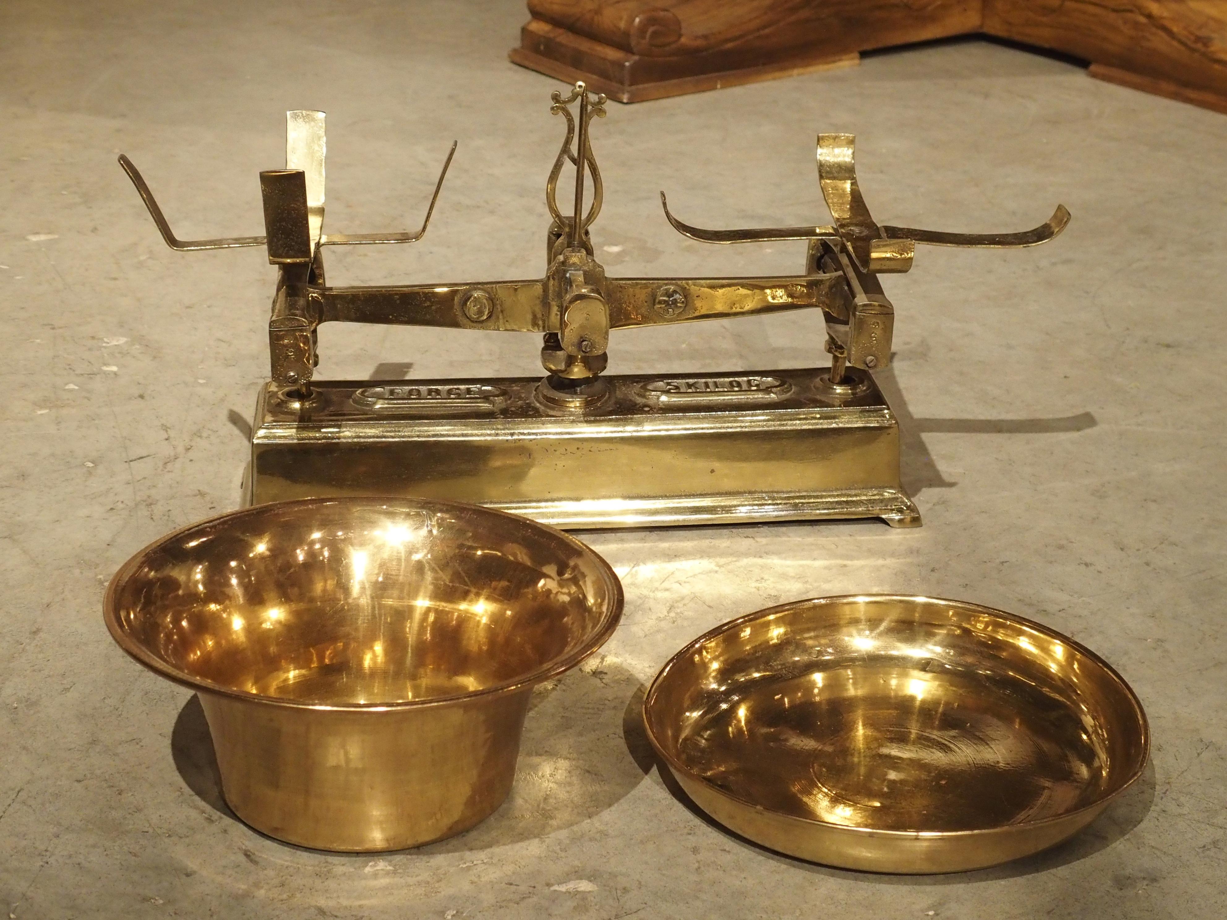 19th Century 5 Kilogram Iron and Brass Scale from France 7