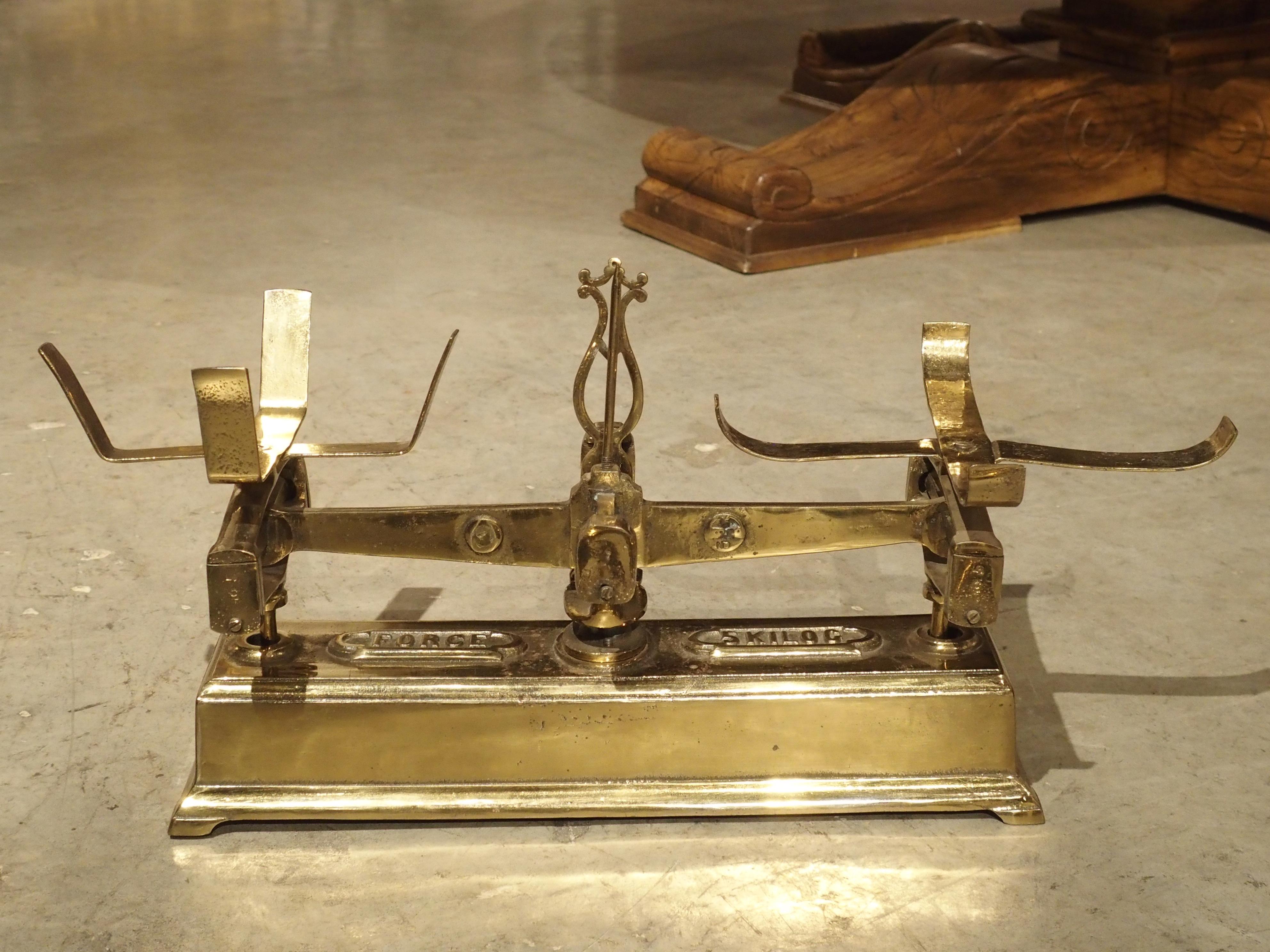 19th Century 5 Kilogram Iron and Brass Scale from France 8
