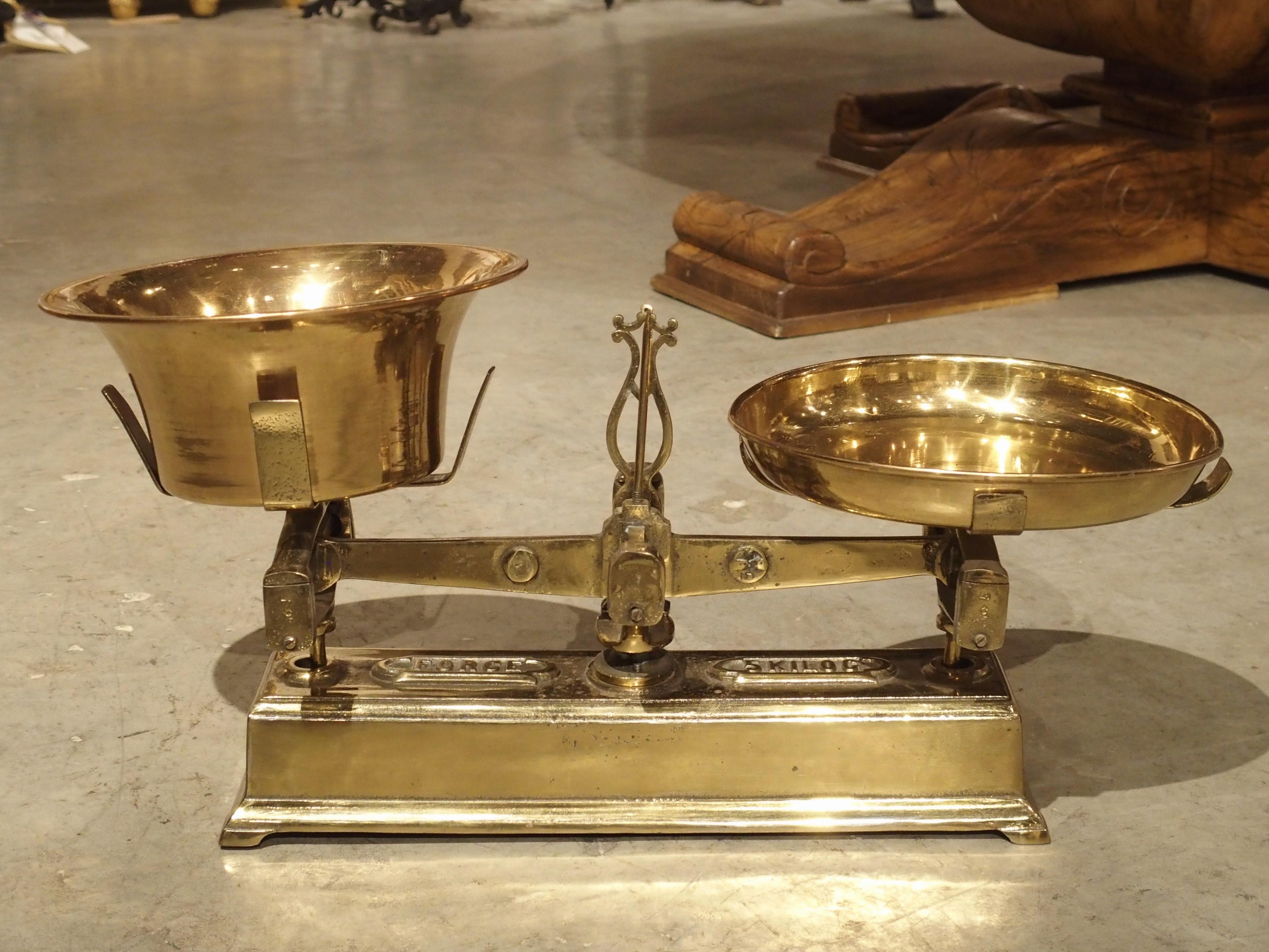 19th Century 5 Kilogram Iron and Brass Scale from France 12
