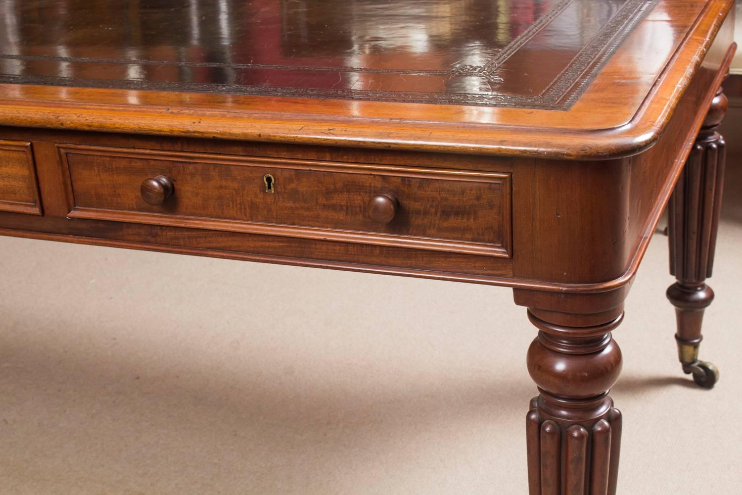 19th Century 6ft Victorian Six-Drawer Partners Writing Table Desk In Excellent Condition In London, GB