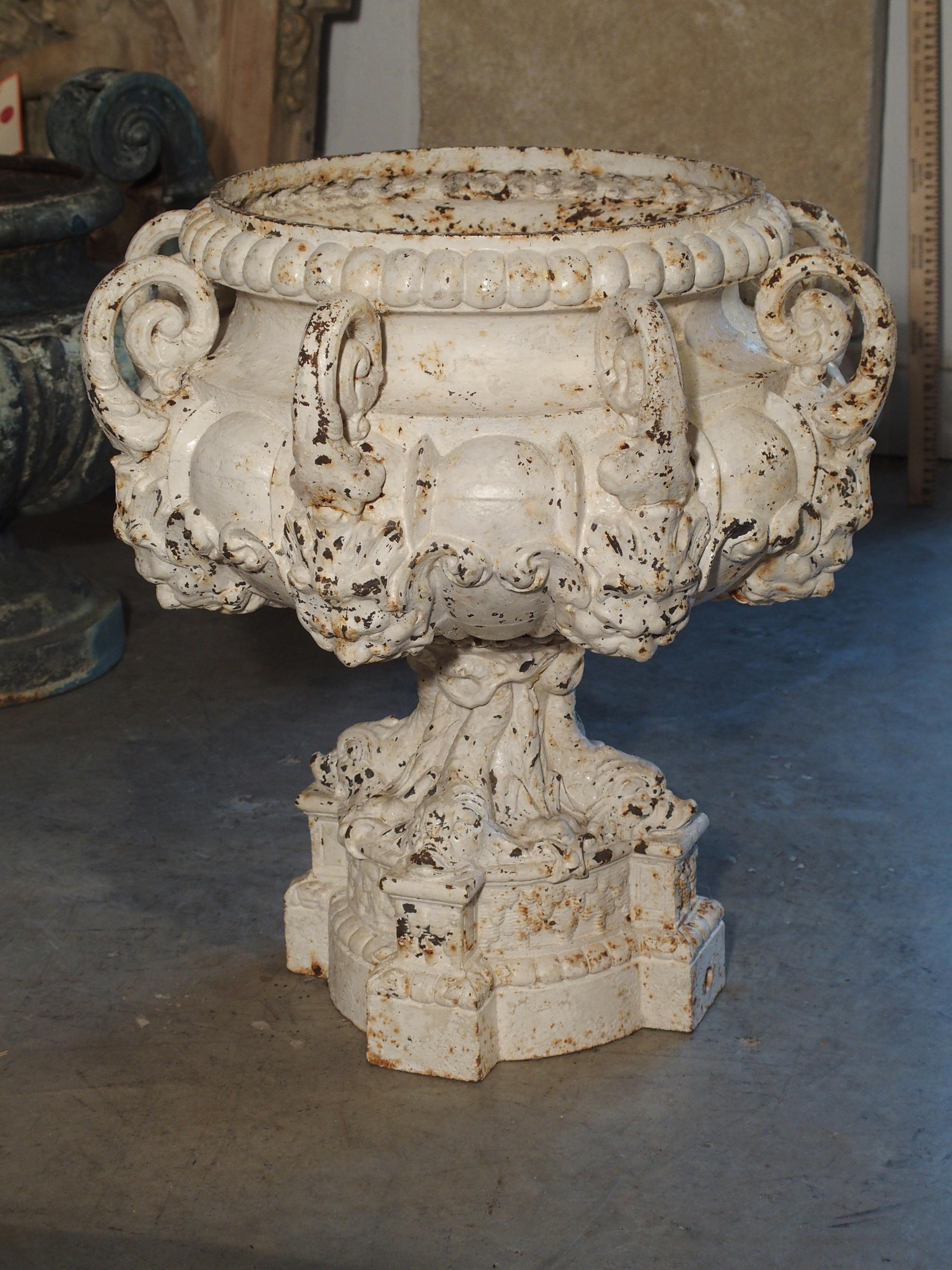 19th Century 8-Spout Painted Cast Iron Fountain Element from France In Good Condition In Dallas, TX