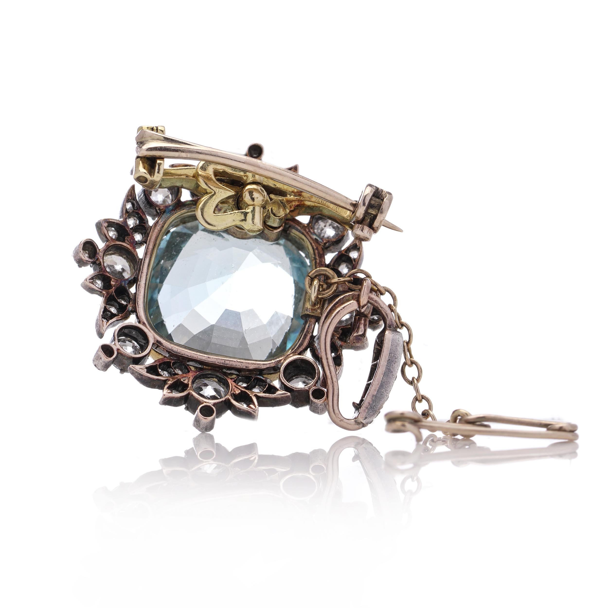 19th Century 9kt gold and silver 7.17 cts. of cushion-cut Aquamarine brooch For Sale 1