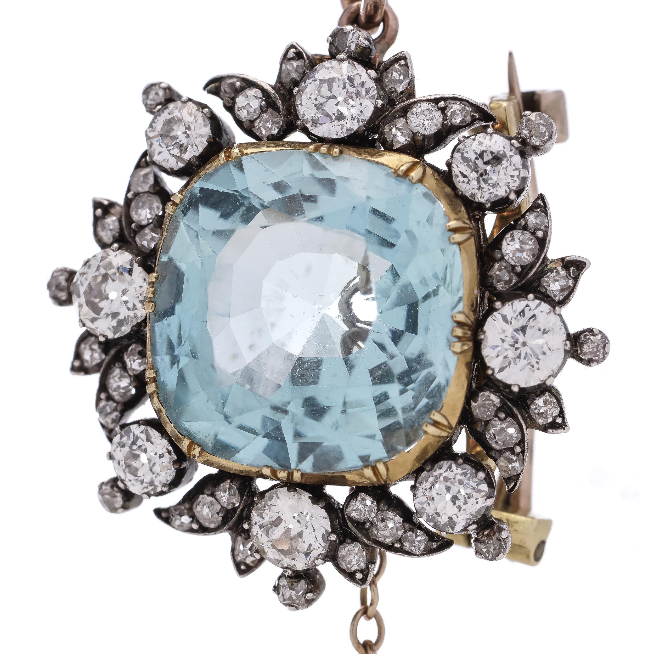 19th Century 9kt gold and silver 7.17 cts. of cushion-cut Aquamarine brooch For Sale 2
