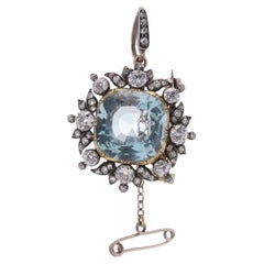 19th Century 9kt gold and silver 7.17 cts. of cushion-cut Aquamarine brooch