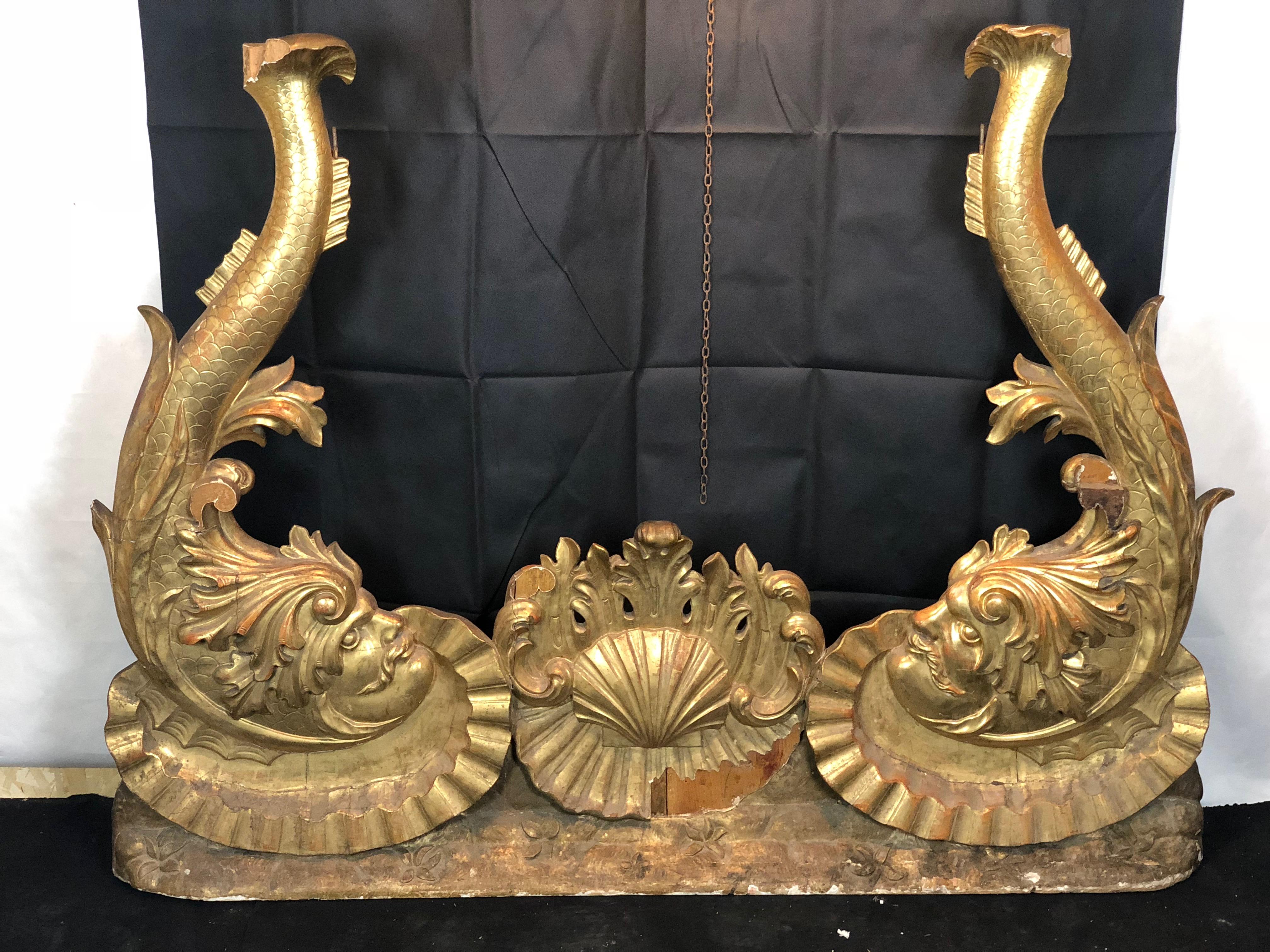 Hand-Crafted 19th Century a Decorative 19th Giltwood Frieze, Venice For Sale