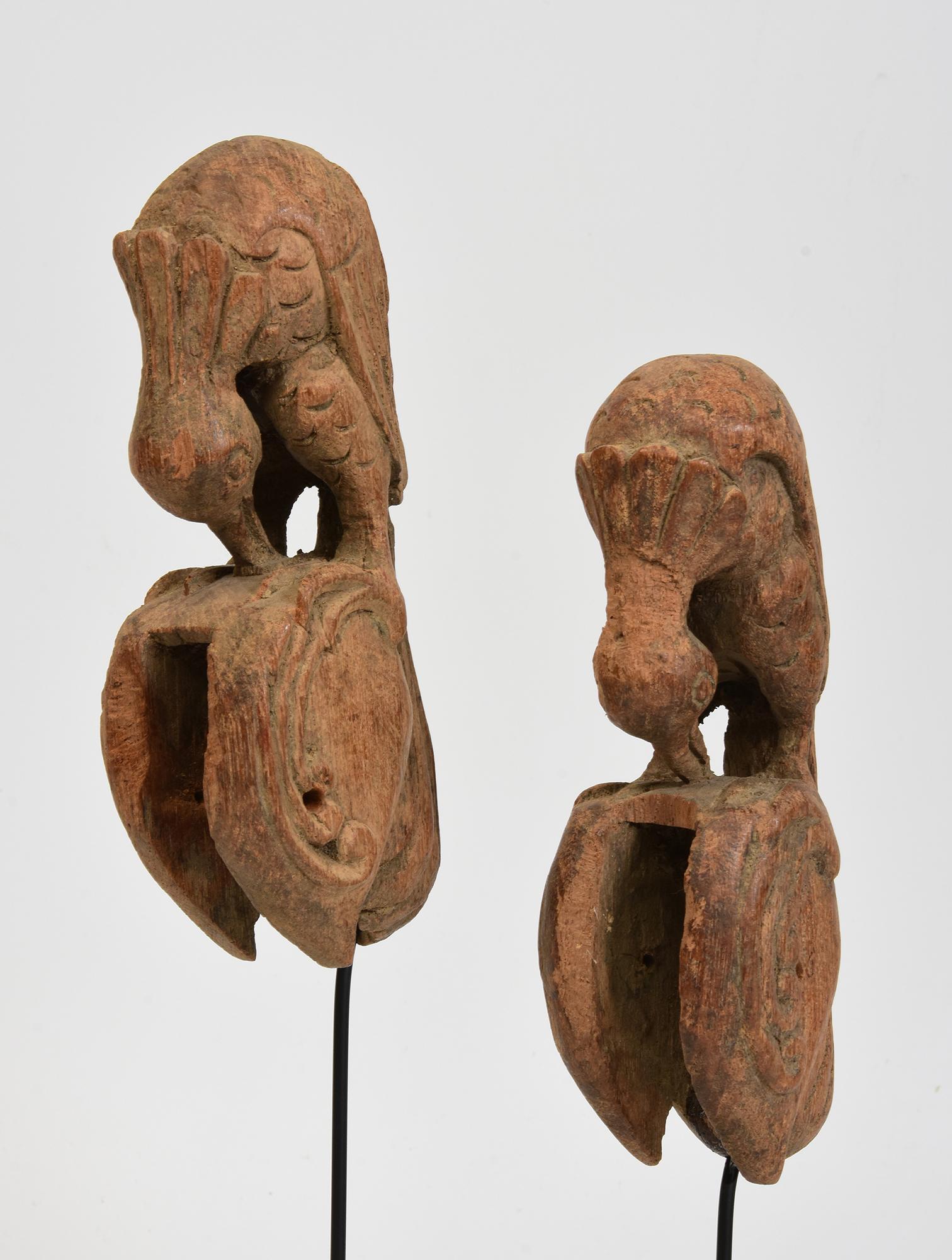 19th Century, A Pair of Antique Burmese Wooden Textile Tools in The Form of Bird For Sale 7