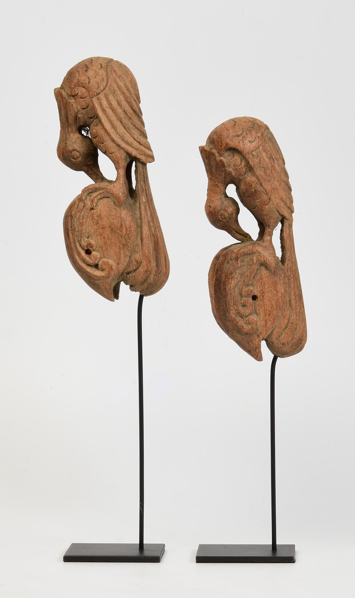 Ein Paar antike burmesische Holz-Textilwerkzeuge in Form eines Vogels aus dem 19. Jahrhundert (Handgeschnitzt) im Angebot