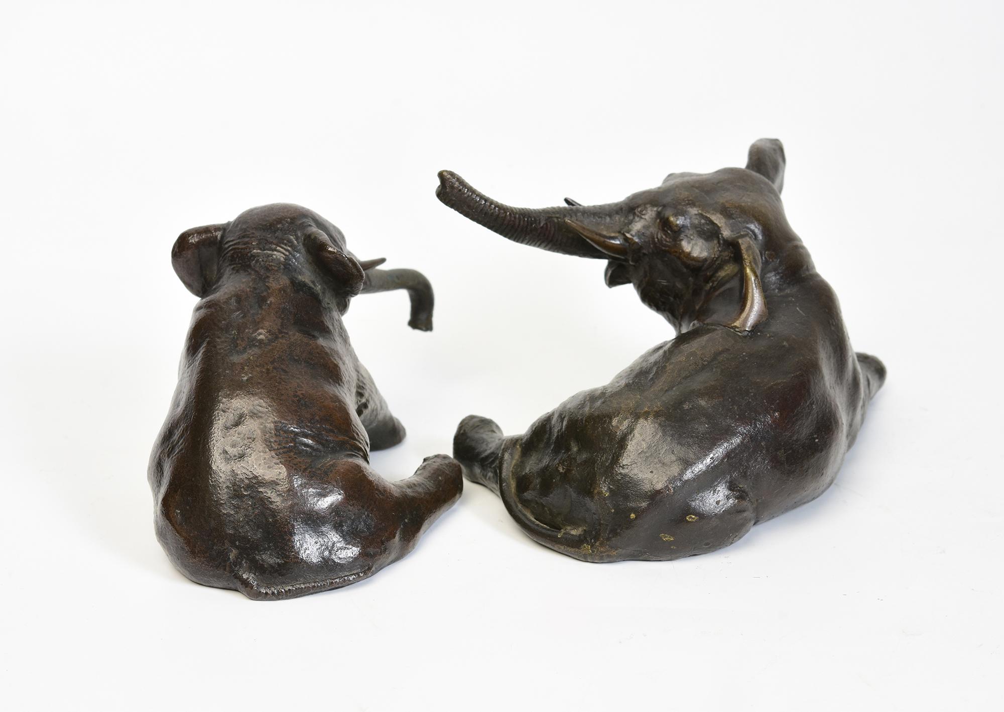 Bronze Paire d'éléphants japonais anciens en bronze du 19ème siècle en vente