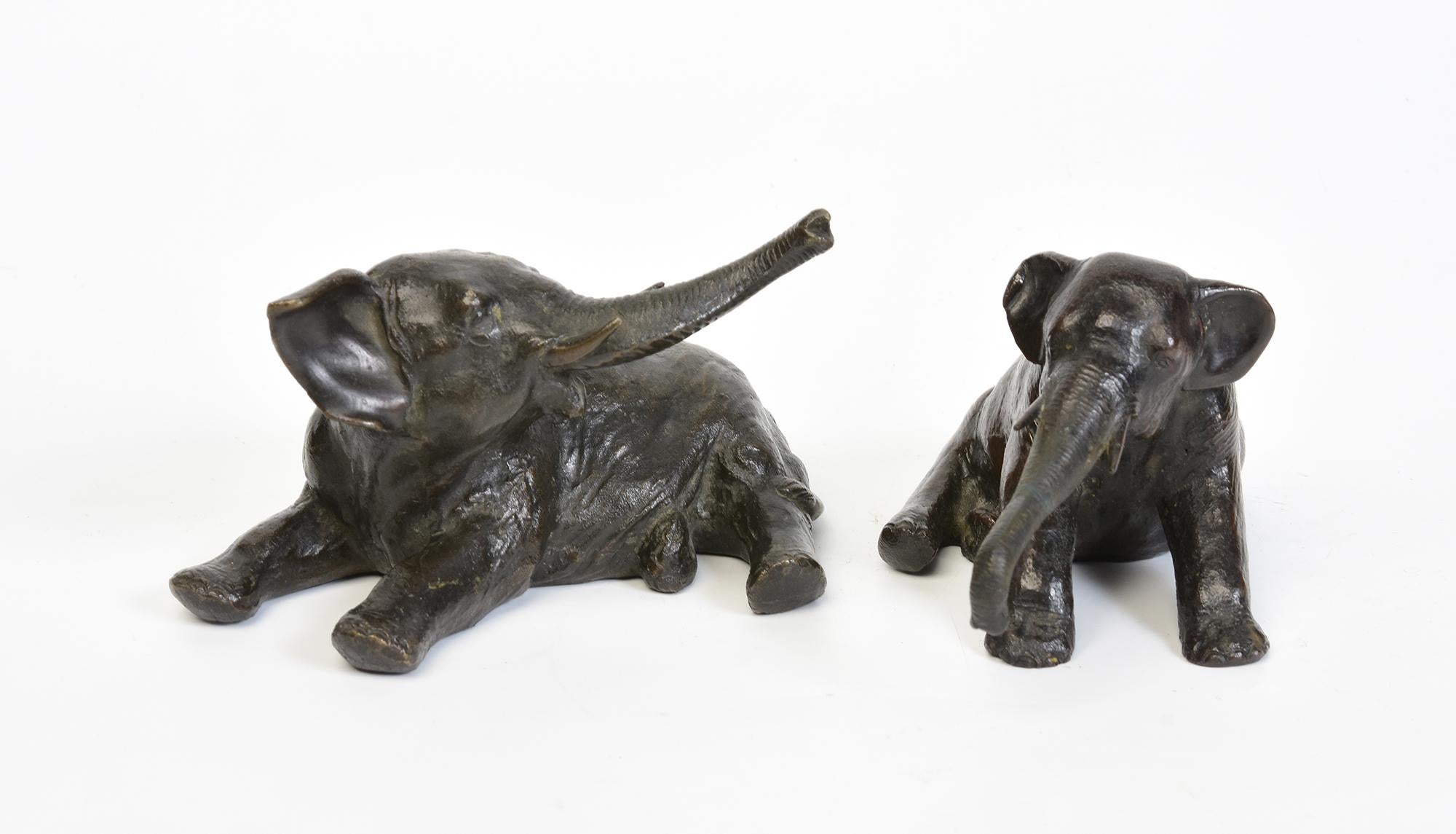Paire d'éléphants japonais anciens en bronze du 19ème siècle en vente 1