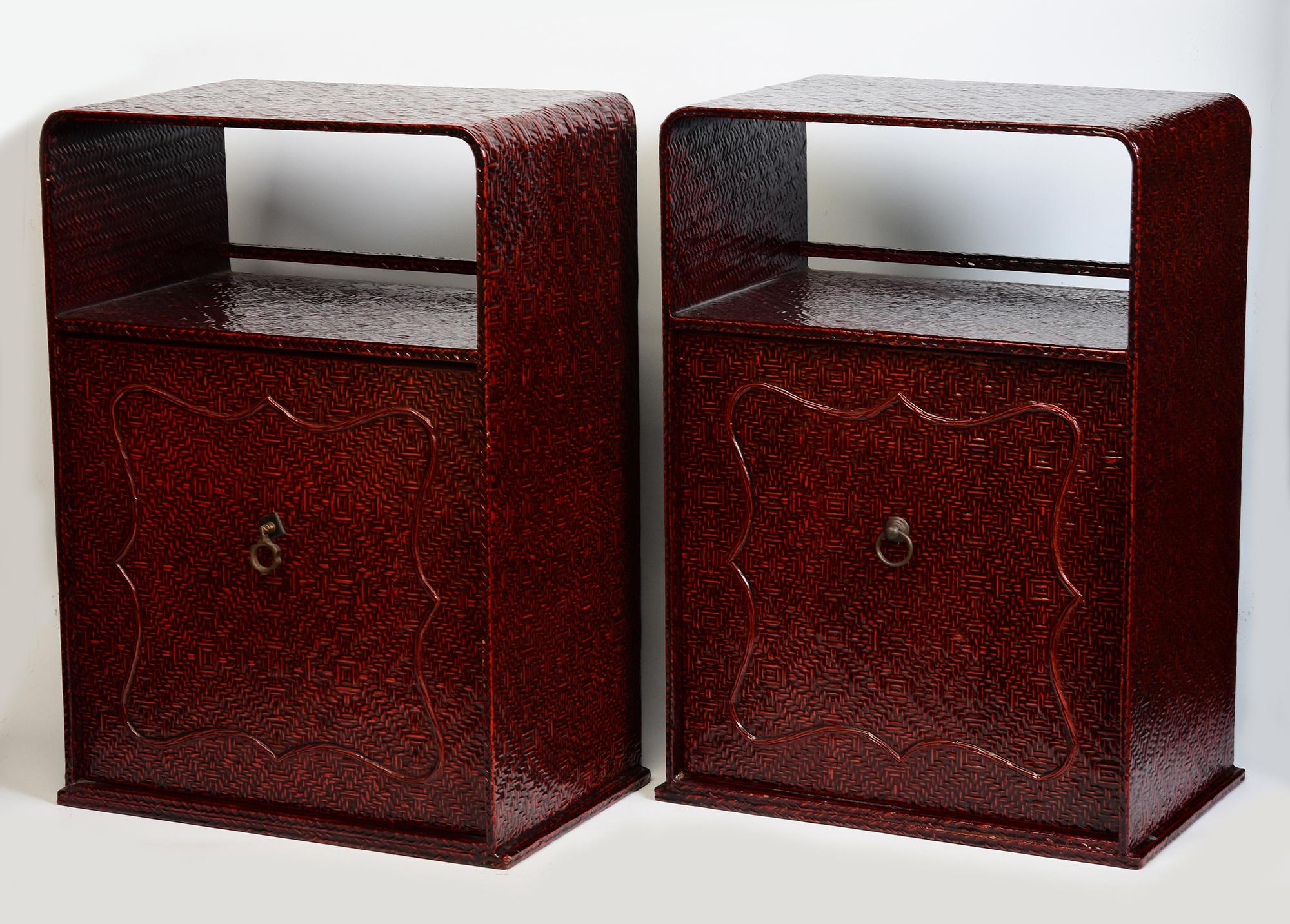 19th Century, A Pair of Antique Japanese Wooden Red Lacquered Cabinet For Sale 7