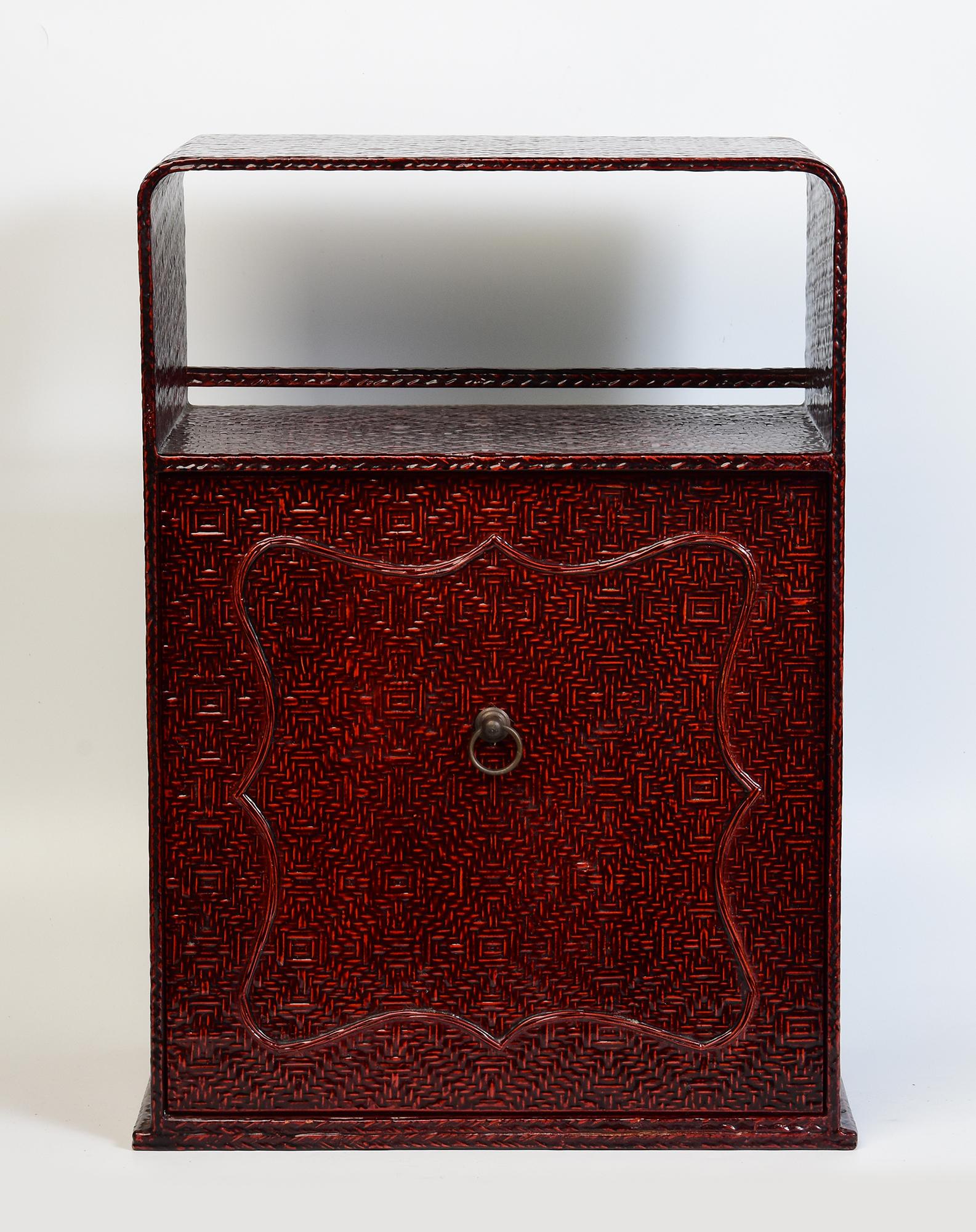 19th Century, A Pair of Antique Japanese Wooden Red Lacquered Cabinet For Sale 14