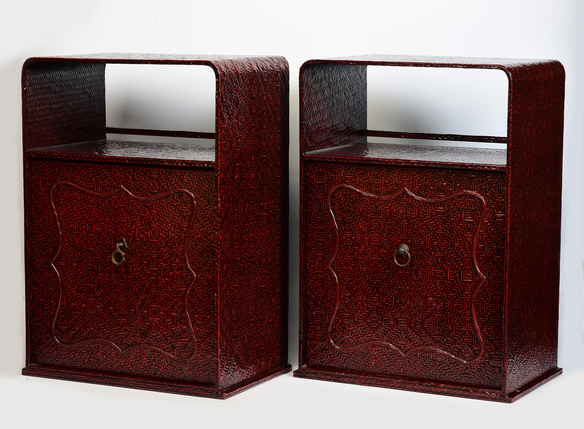 A pair of antique Japanese wooden red lacquered cabinet.

Age: Japan, 19th Century
Size: Height 55.5 C.M. / Width 40.5 C.M. / Depth 25.6 C.M.
Condition: Nice condition overall.

100% satisfaction and authenticity guaranteed with free 