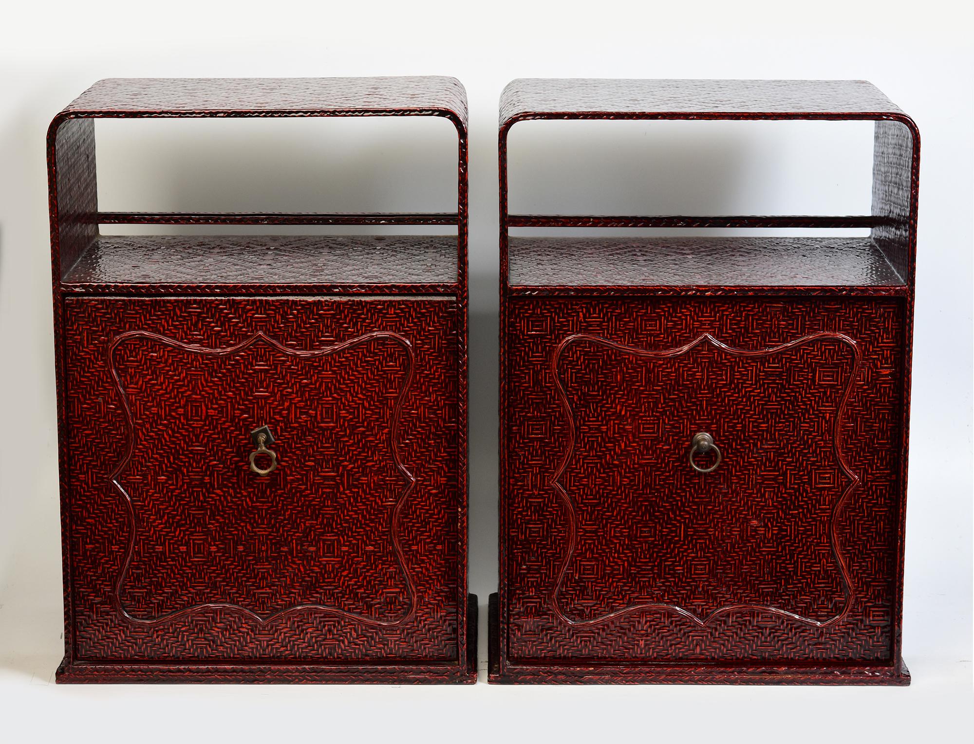 19th Century, A Pair of Antique Japanese Wooden Red Lacquered Cabinet For Sale 2