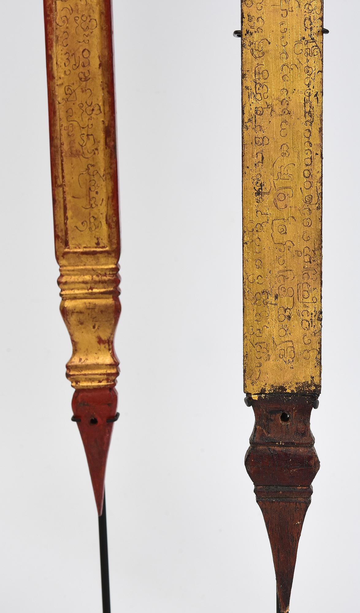 19th Century, A Set of Antique Lanna Thai Wooden Manuscript Bookmark with Stand In Good Condition In Sampantawong, TH